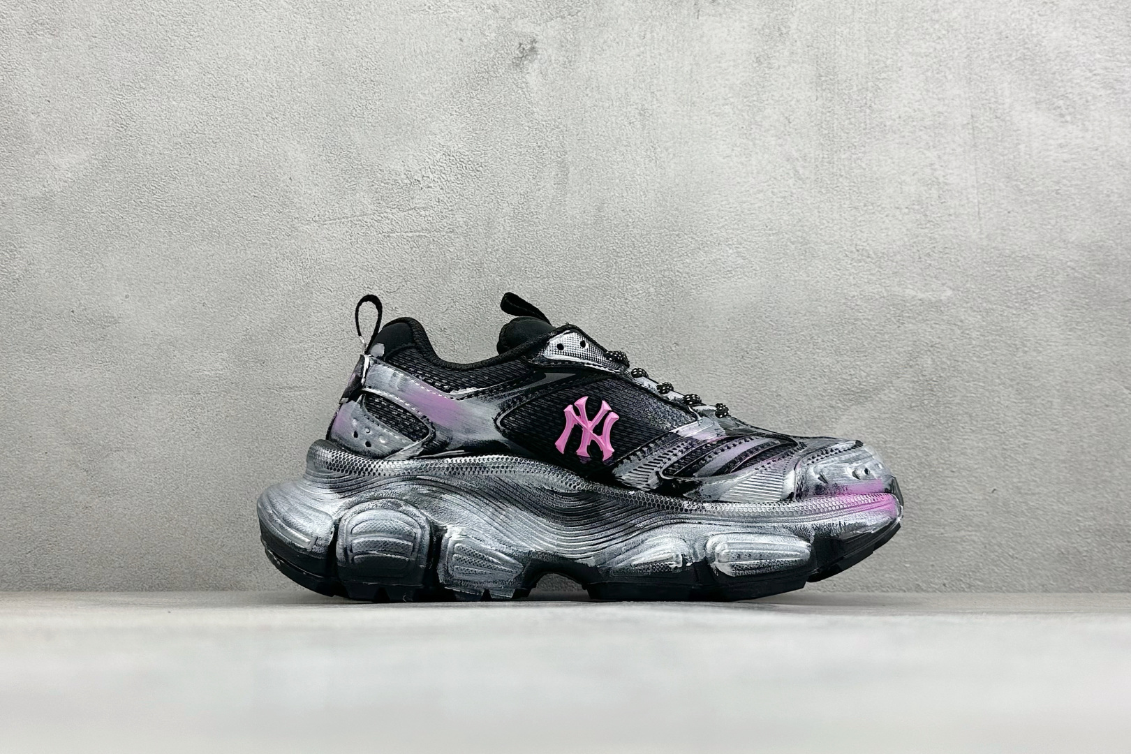 MLB NY 印花网红老爹跑鞋 手工定定制涂鸦恶作剧 3ASXCA12N-Top High Quatity Cheap Sneakers Fashion Clothing Clothes Bags handbags Shoes of all Brand wholesale With The best Quality And Beautiful Price from China Factory Chinese suppliers wholesaler seller MLB NY 印花网红老爹跑鞋 手工定定制涂鸦恶作剧 3ASXCA12N