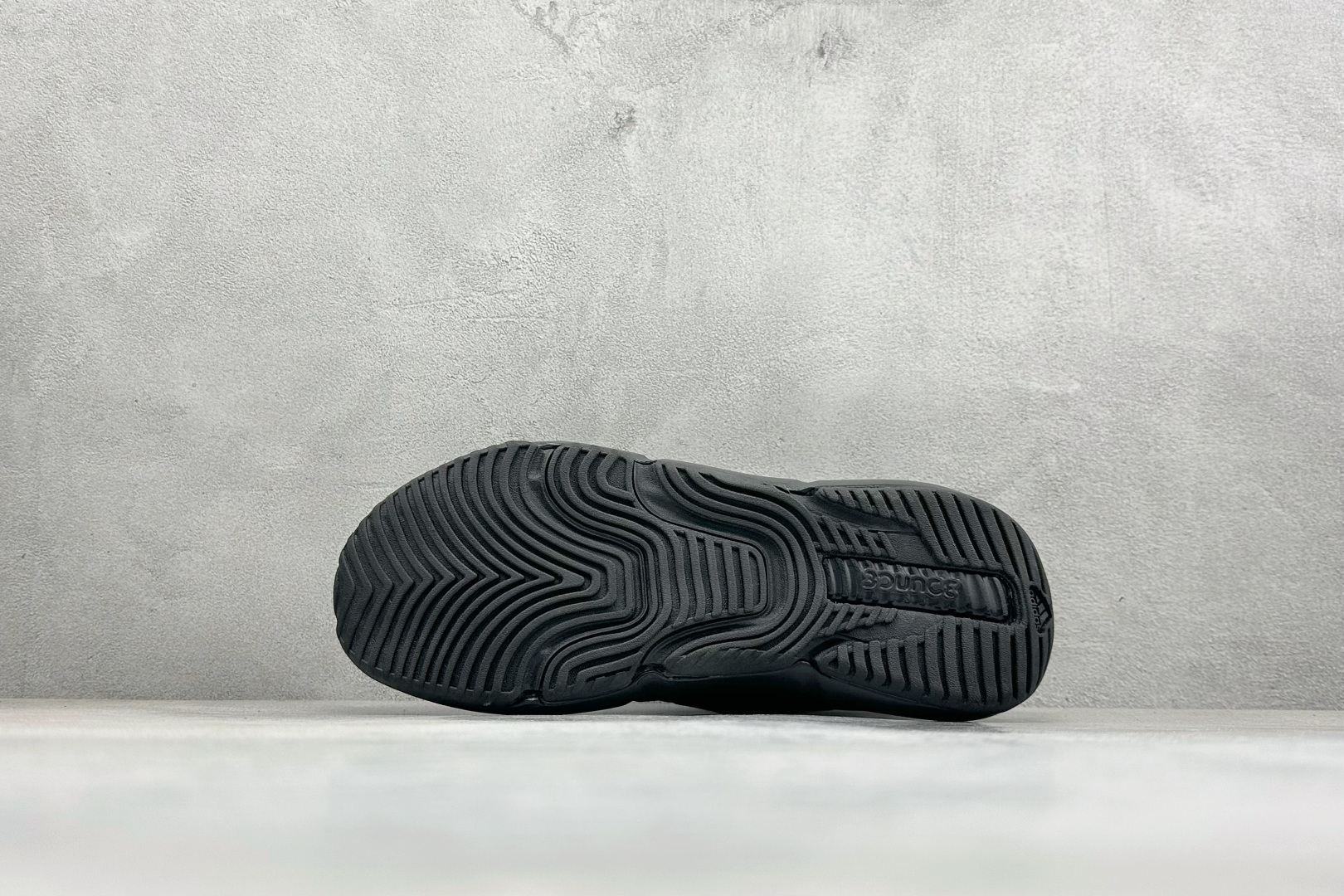 Adidas CLIMAWACRUISER 中帮登山缓震徒步鞋 GZ4074-Top High Quatity Cheap Sneakers Fashion Clothing Clothes Bags handbags Shoes of all Brand wholesale With The best Quality And Beautiful Price from China Factory Chinese suppliers wholesaler seller Adidas CLIMAWACRUISER 中帮登山缓震徒步鞋 GZ4074
