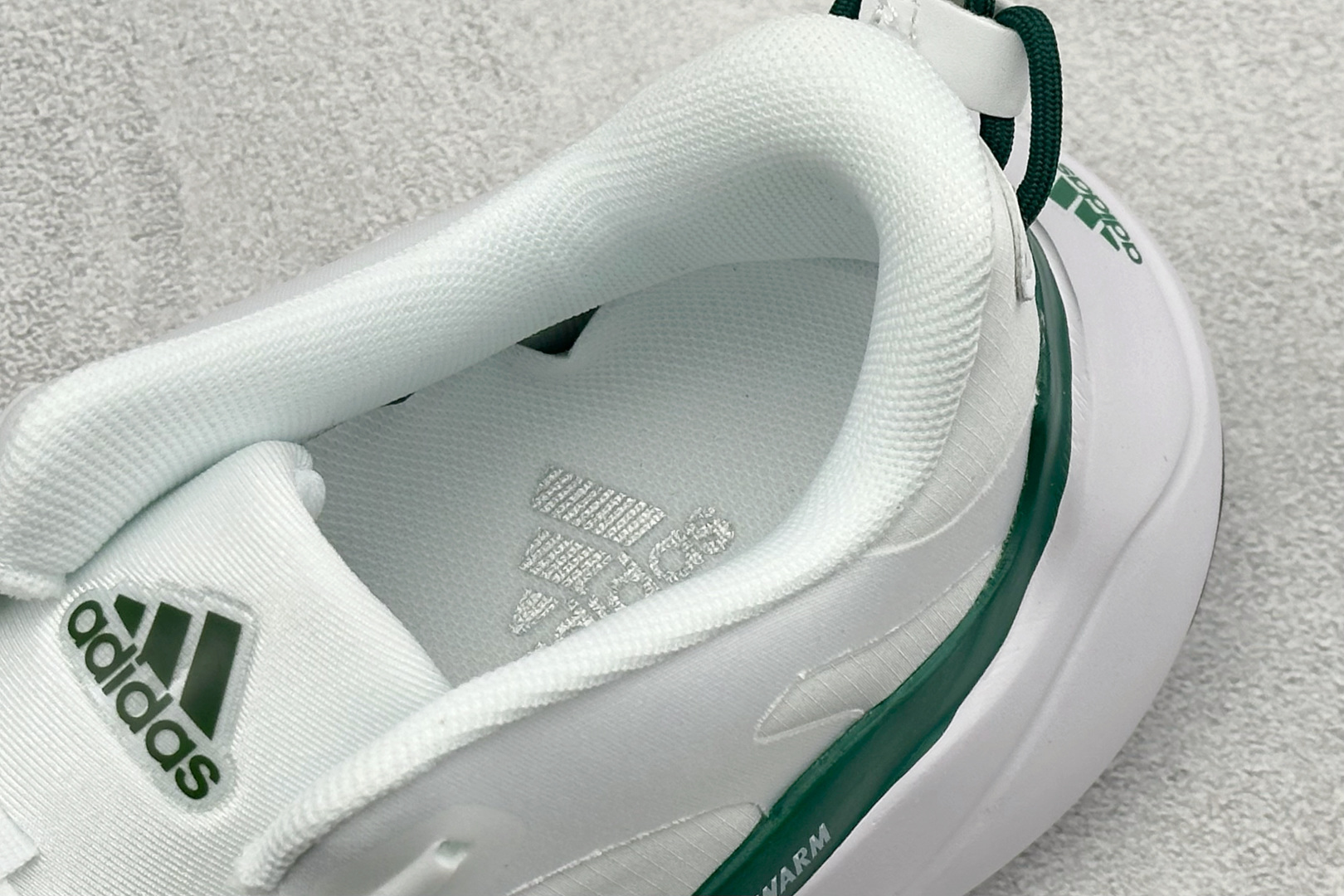 Adidas CLIMAWACRUISER 中帮登山缓震徒步鞋 GZ6070-Top High Quatity Cheap Sneakers Fashion Clothing Clothes Bags handbags Shoes of all Brand wholesale With The best Quality And Beautiful Price from China Factory Chinese suppliers wholesaler seller Adidas CLIMAWACRUISER 中帮登山缓震徒步鞋 GZ6070