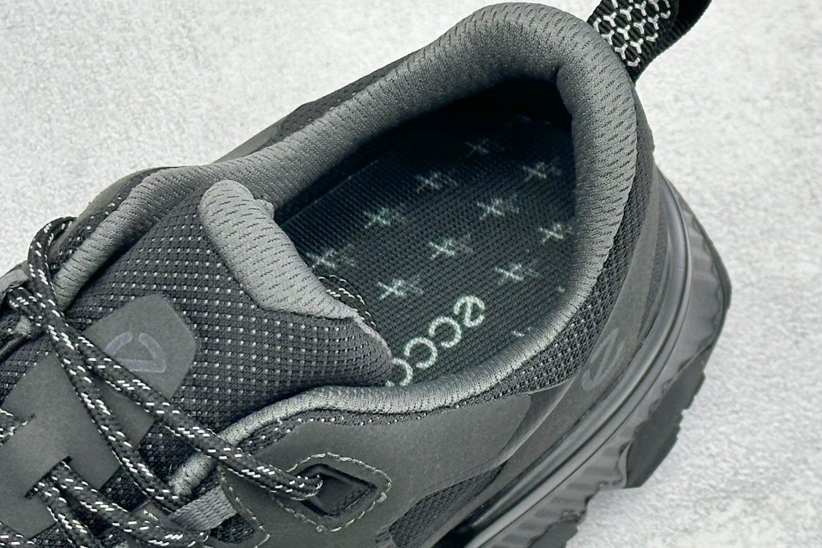 ECCO爱步男款新款运动登山鞋 轻盈减震牛皮耐磨户外跑鞋 842344-Top High Quatity Cheap Sneakers Fashion Clothing Clothes Bags handbags Shoes of all Brand wholesale With The best Quality And Beautiful Price from China Factory Chinese suppliers wholesaler seller ECCO爱步男款新款运动登山鞋 轻盈减震牛皮耐磨户外跑鞋 842344