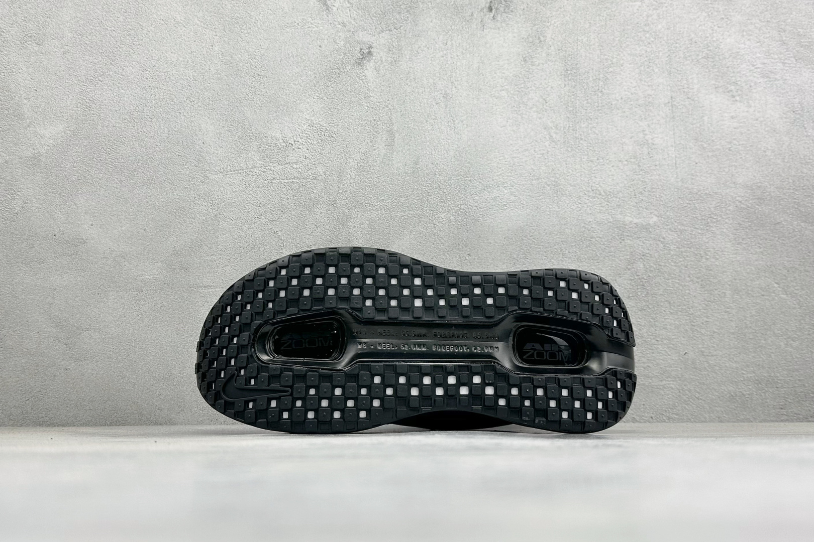 Nike Air Zoom Vomero Premium 耐克网面厚底气垫跑鞋 IQ0627-001-Top High Quatity Cheap Sneakers Fashion Clothing Clothes Bags handbags Shoes of all Brand wholesale With The best Quality And Beautiful Price from China Factory Chinese suppliers wholesaler seller Nike Air Zoom Vomero Premium 耐克网面厚底气垫跑鞋 IQ0627-001