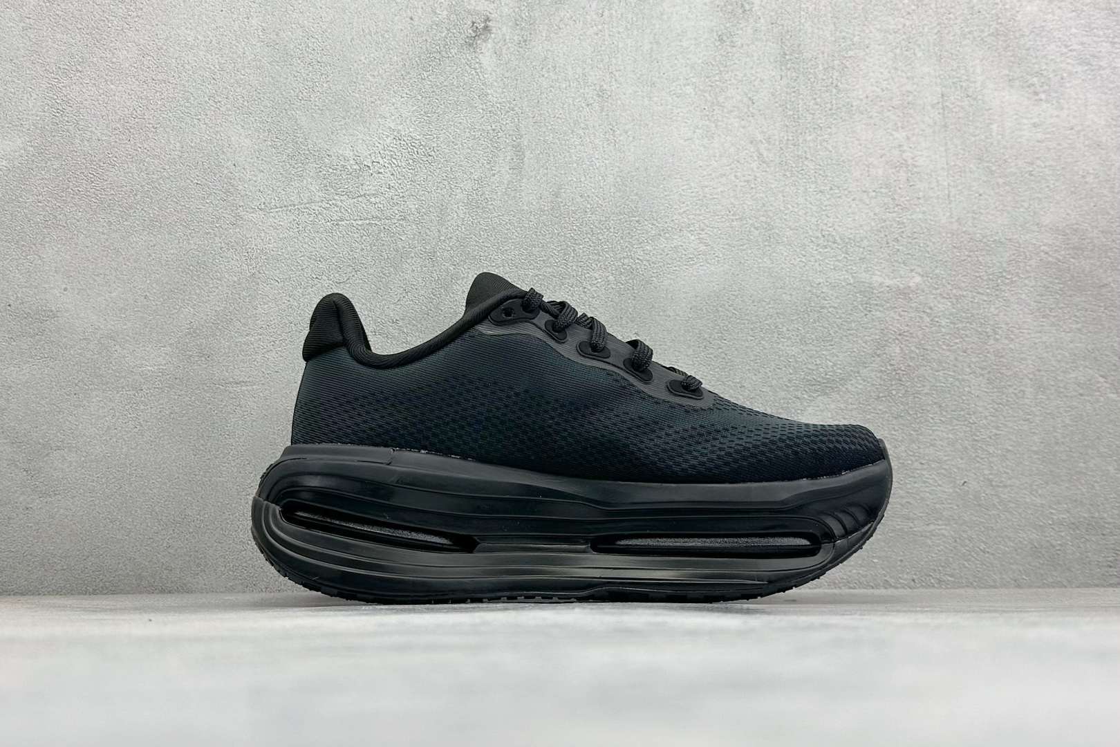 Nike Air Zoom Vomero Premium 耐克网面厚底气垫跑鞋 IQ0627-001-Top High Quatity Cheap Sneakers Fashion Clothing Clothes Bags handbags Shoes of all Brand wholesale With The best Quality And Beautiful Price from China Factory Chinese suppliers wholesaler seller Nike Air Zoom Vomero Premium 耐克网面厚底气垫跑鞋 IQ0627-001