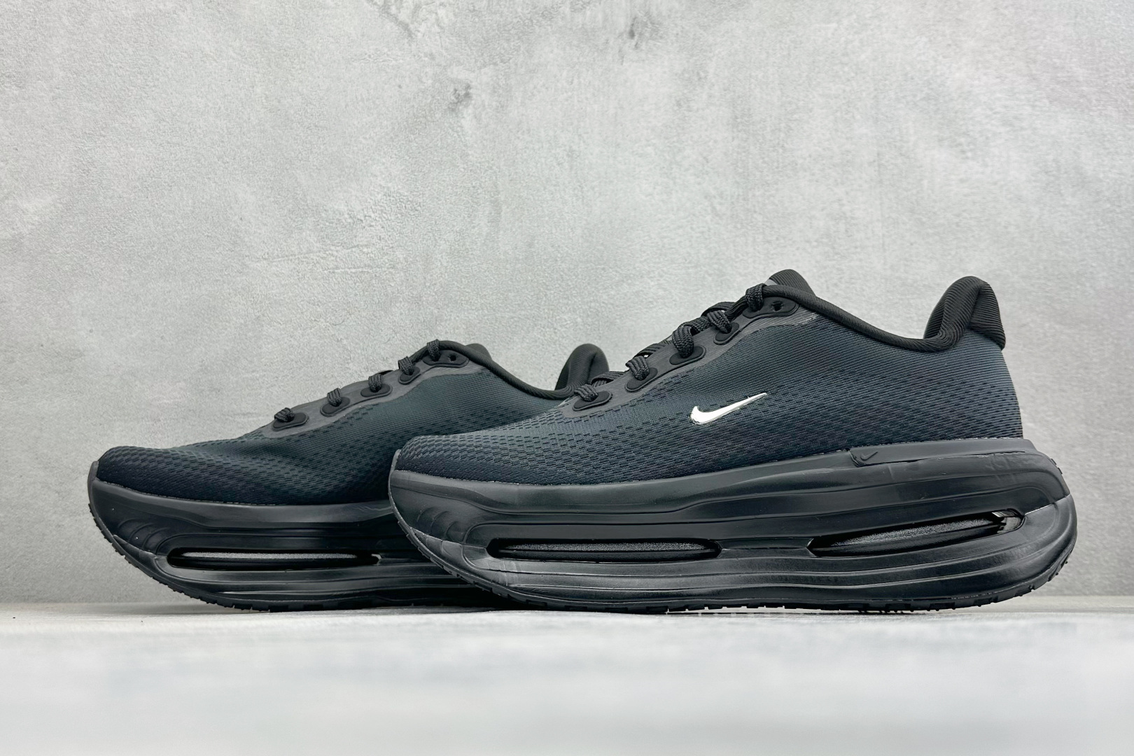 Nike Air Zoom Vomero Premium 耐克网面厚底气垫跑鞋 IQ0627-001-Top High Quatity Cheap Sneakers Fashion Clothing Clothes Bags handbags Shoes of all Brand wholesale With The best Quality And Beautiful Price from China Factory Chinese suppliers wholesaler seller Nike Air Zoom Vomero Premium 耐克网面厚底气垫跑鞋 IQ0627-001