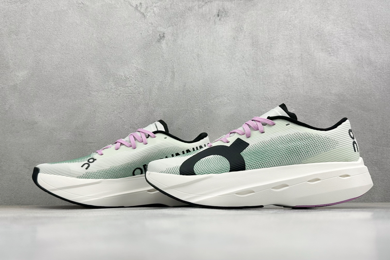 SF版On昂跑 Cloudboom VoIt 耐磨防震休闲运动跑鞋 3MG1112-Top High Quatity Cheap Sneakers Fashion Clothing Clothes Bags handbags Shoes of all Brand wholesale With The best Quality And Beautiful Price from China Factory Chinese suppliers wholesaler seller SF版On昂跑 Cloudboom VoIt 耐磨防震休闲运动跑鞋 3MG1112