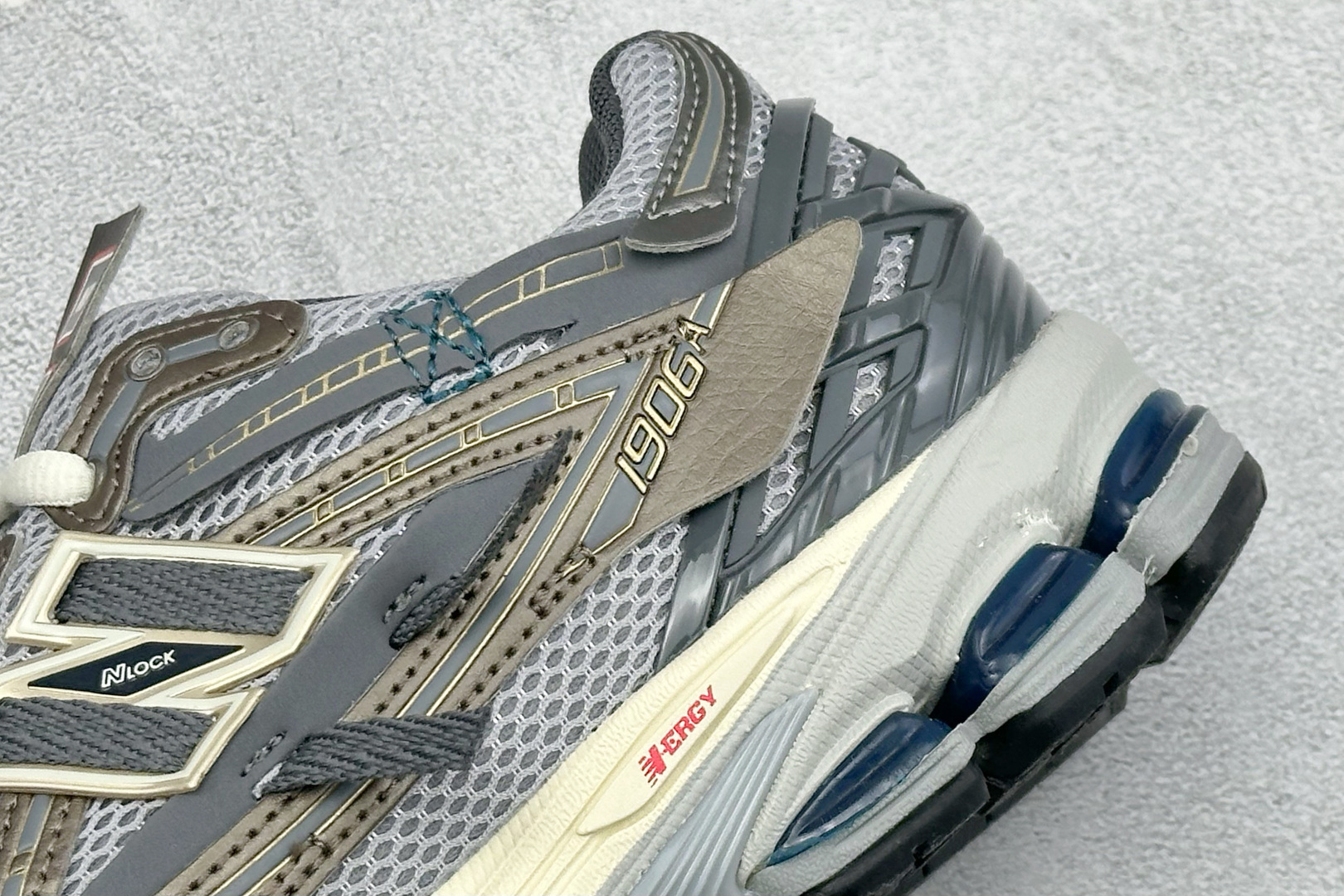 GS版New Balance M1906系列复古单品宝藏老爹鞋 U1906U8-Top High Quatity Cheap Sneakers Fashion Clothing Clothes Bags handbags Shoes of all Brand wholesale With The best Quality And Beautiful Price from China Factory Chinese suppliers wholesaler seller GS版New Balance M1906系列复古单品宝藏老爹鞋 U1906U8