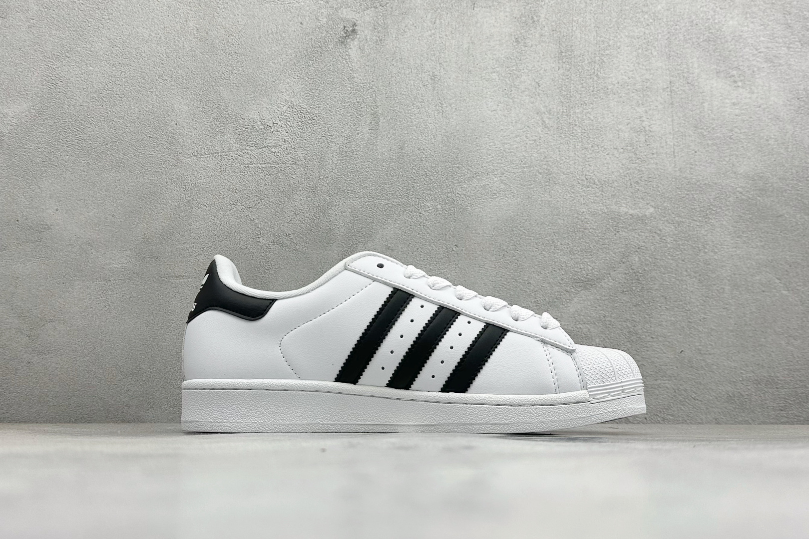 D版AD Originals Superstar 贝壳头板鞋 JH7032-Top High Quatity Cheap Sneakers Fashion Clothing Clothes Bags handbags Shoes of all Brand wholesale With The best Quality And Beautiful Price from China Factory Chinese suppliers wholesaler seller D版AD Originals Superstar 贝壳头板鞋 JH7032