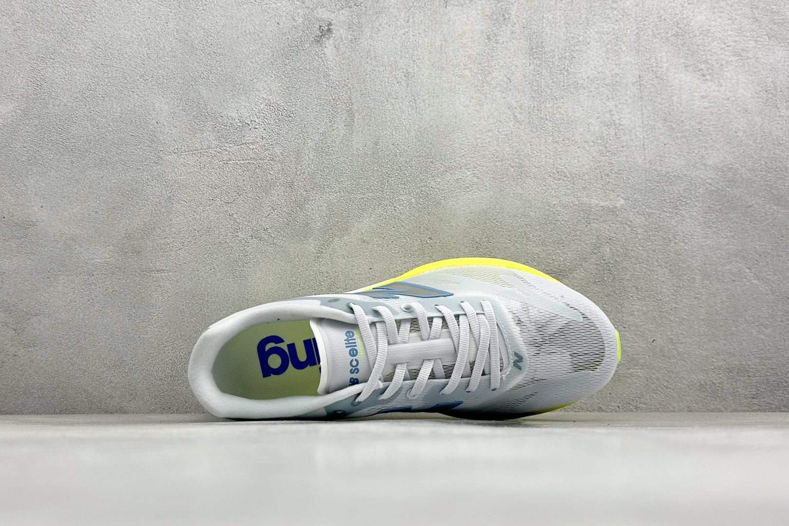 New Balance FuelCell系列 超轻量化低帮休闲运动慢跑鞋 MFCXBL6-Top High Quatity Cheap Sneakers Fashion Clothing Clothes Bags handbags Shoes of all Brand wholesale With The best Quality And Beautiful Price from China Factory Chinese suppliers wholesaler seller New Balance FuelCell系列 超轻量化低帮休闲运动慢跑鞋 MFCXBL6