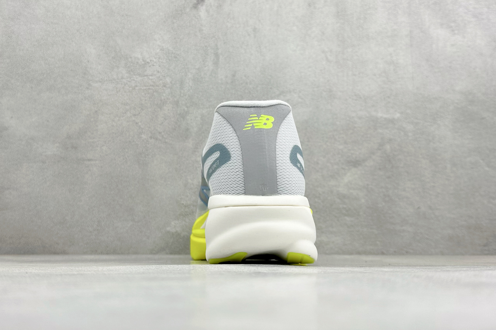 New Balance FuelCell系列 超轻量化低帮休闲运动慢跑鞋 MFCXBL6-Top High Quatity Cheap Sneakers Fashion Clothing Clothes Bags handbags Shoes of all Brand wholesale With The best Quality And Beautiful Price from China Factory Chinese suppliers wholesaler seller New Balance FuelCell系列 超轻量化低帮休闲运动慢跑鞋 MFCXBL6