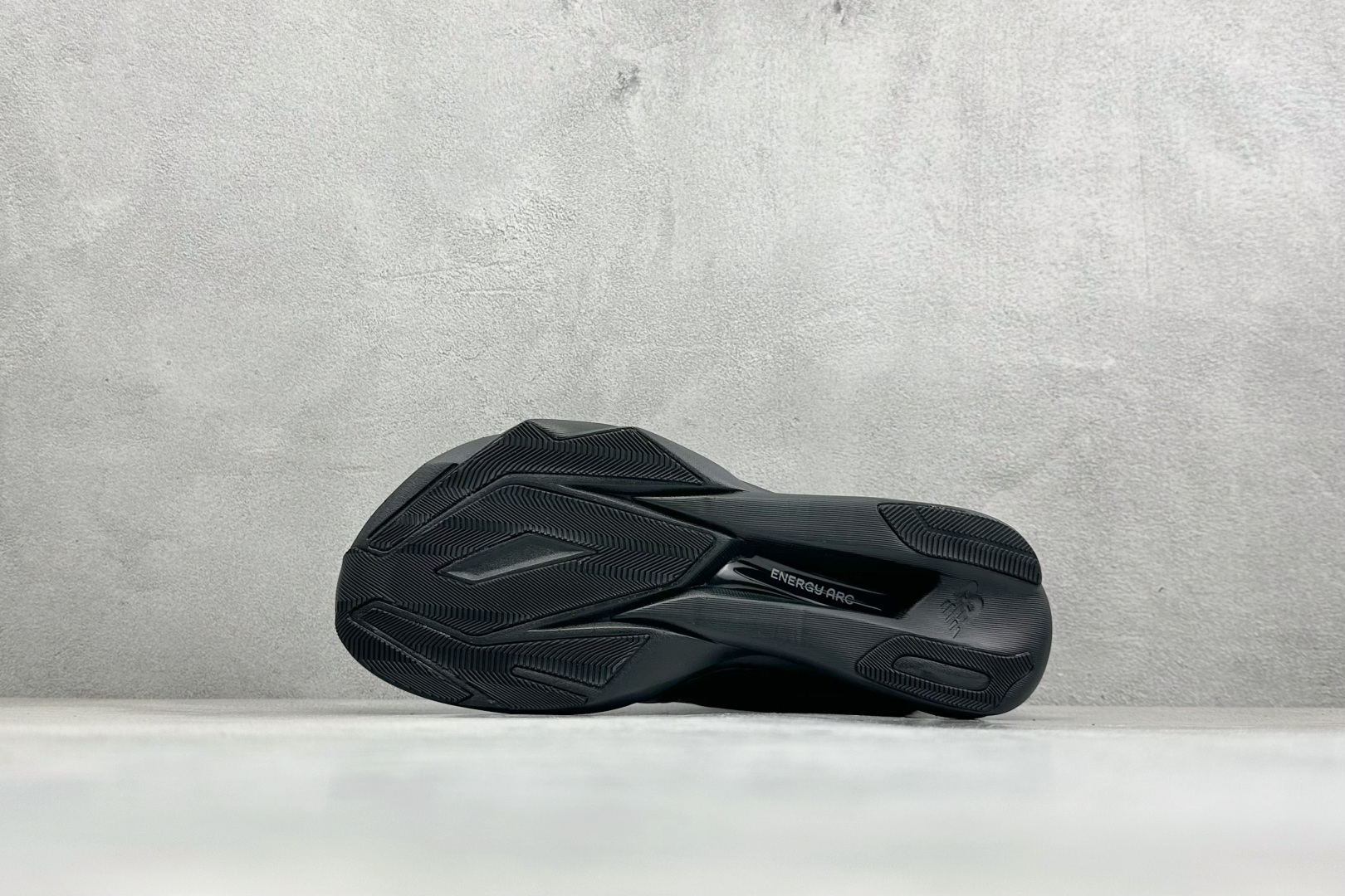 New Balance FuelCell系列 超轻量化低帮休闲运动慢跑鞋 MFCXDV6-Top High Quatity Cheap Sneakers Fashion Clothing Clothes Bags handbags Shoes of all Brand wholesale With The best Quality And Beautiful Price from China Factory Chinese suppliers wholesaler seller New Balance FuelCell系列 超轻量化低帮休闲运动慢跑鞋 MFCXDV6