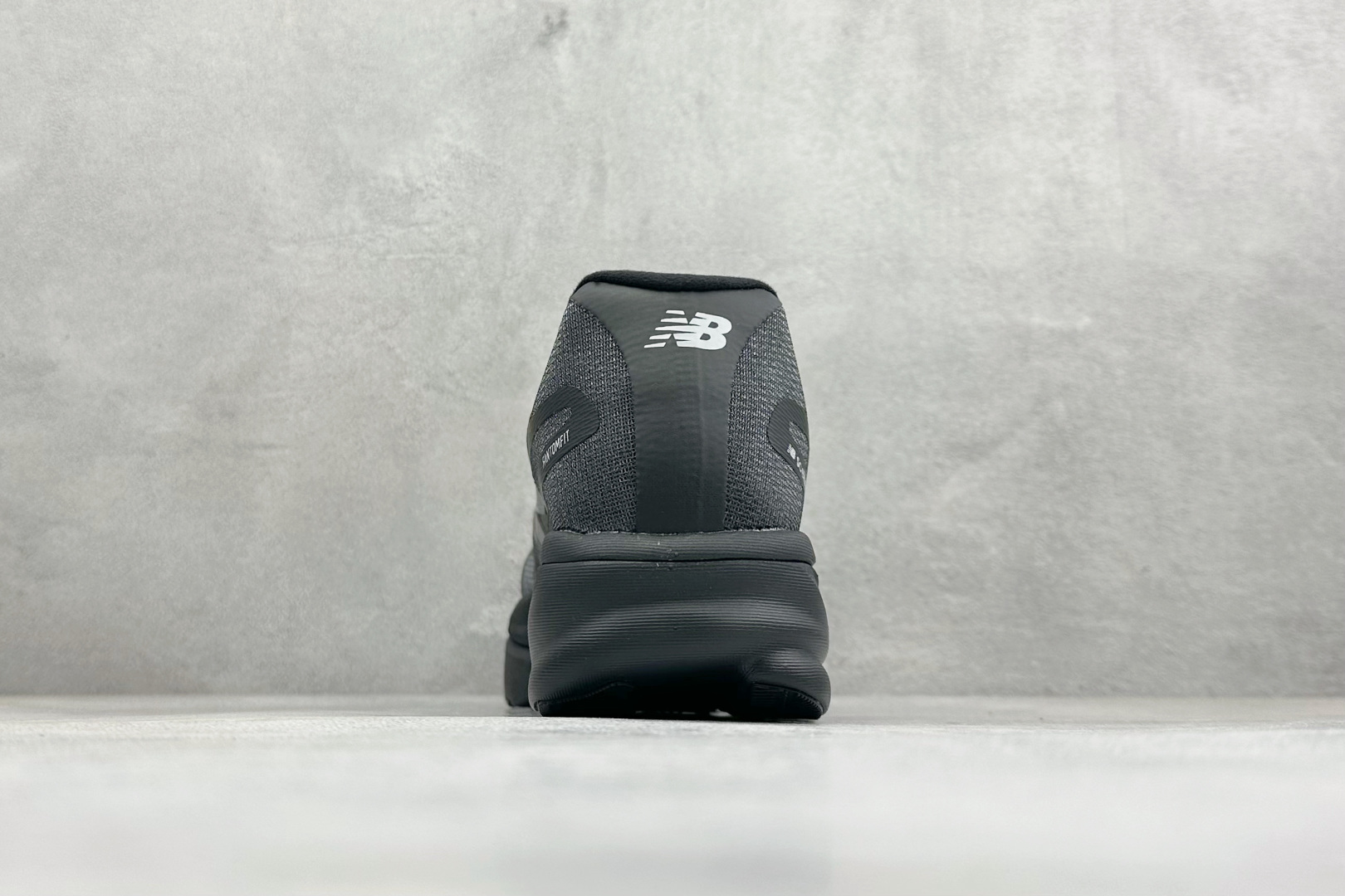 New Balance FuelCell系列 超轻量化低帮休闲运动慢跑鞋 MFCXDV6-Top High Quatity Cheap Sneakers Fashion Clothing Clothes Bags handbags Shoes of all Brand wholesale With The best Quality And Beautiful Price from China Factory Chinese suppliers wholesaler seller New Balance FuelCell系列 超轻量化低帮休闲运动慢跑鞋 MFCXDV6