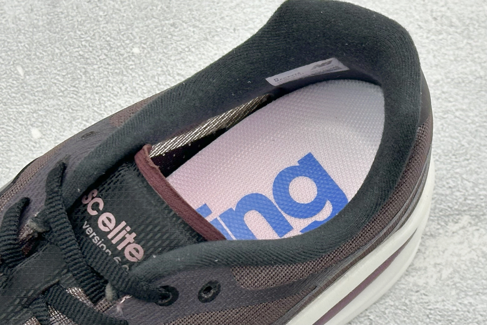 New Balance FuelCell系列 超轻量化低帮休闲运动慢跑鞋 MFCXVT6-Top High Quatity Cheap Sneakers Fashion Clothing Clothes Bags handbags Shoes of all Brand wholesale With The best Quality And Beautiful Price from China Factory Chinese suppliers wholesaler seller New Balance FuelCell系列 超轻量化低帮休闲运动慢跑鞋 MFCXVT6
