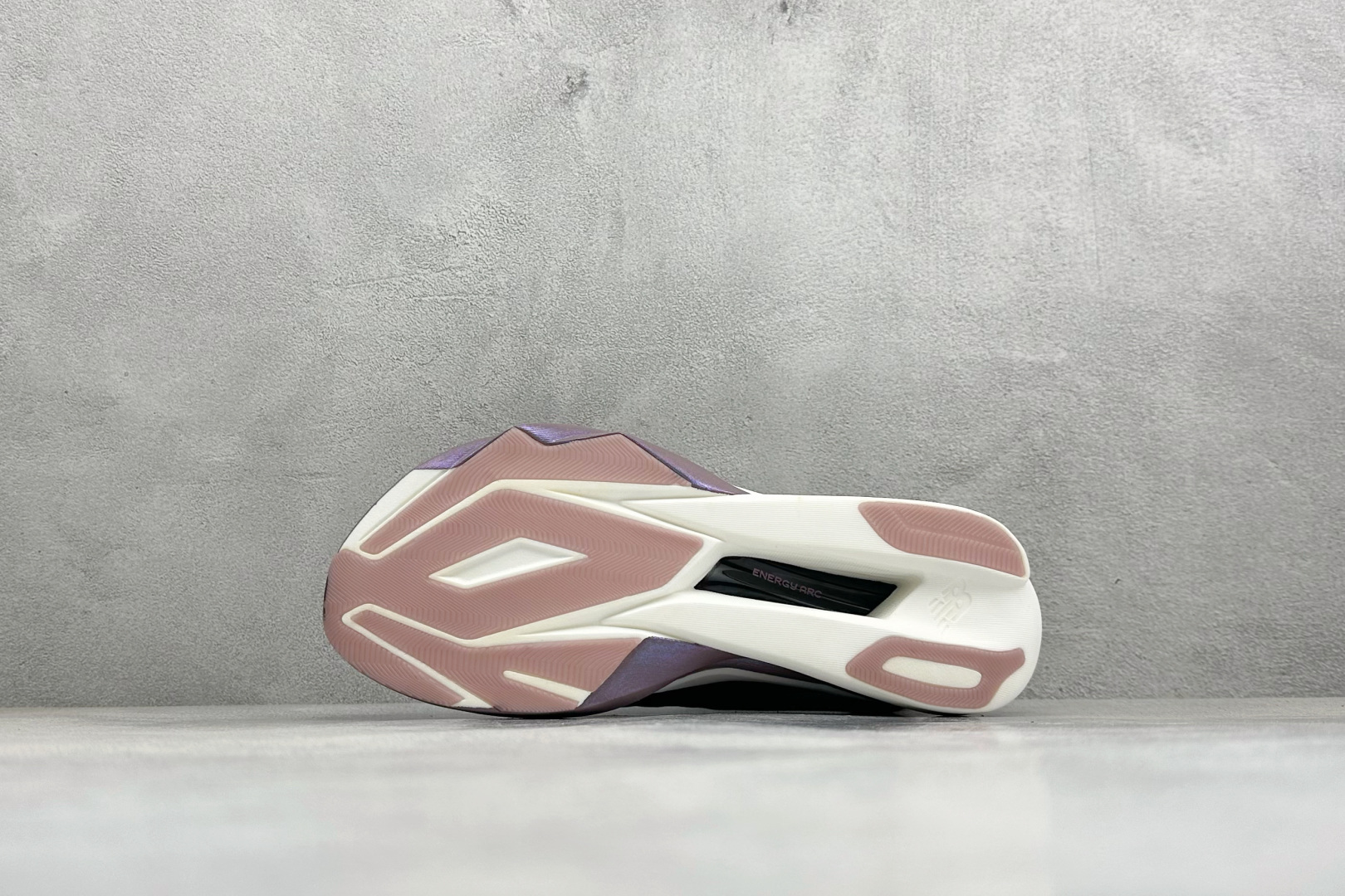 New Balance FuelCell系列 超轻量化低帮休闲运动慢跑鞋 MFCXVT6-Top High Quatity Cheap Sneakers Fashion Clothing Clothes Bags handbags Shoes of all Brand wholesale With The best Quality And Beautiful Price from China Factory Chinese suppliers wholesaler seller New Balance FuelCell系列 超轻量化低帮休闲运动慢跑鞋 MFCXVT6