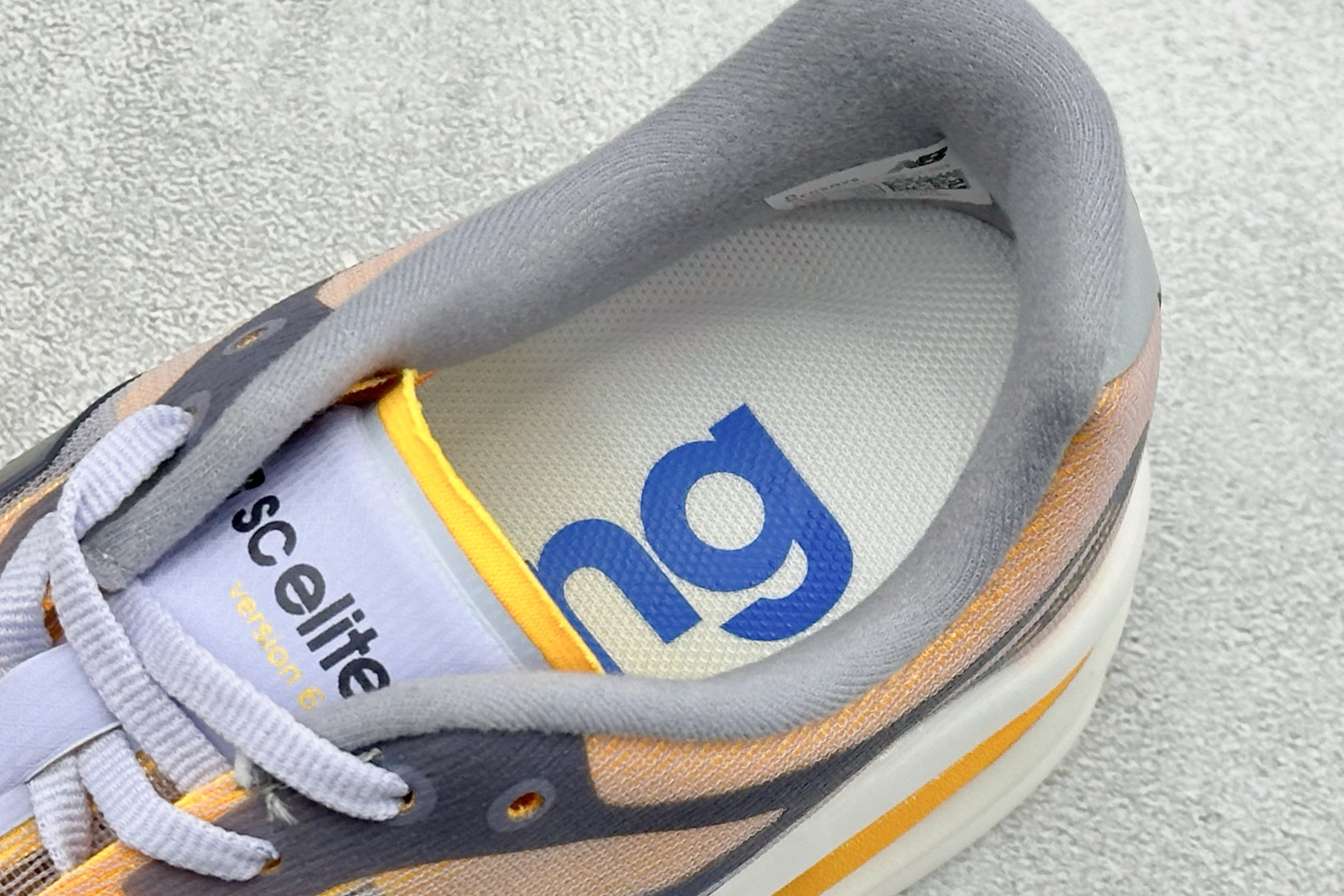 New Balance FuelCell系列 超轻量化低帮休闲运动慢跑鞋 MFCXGY6