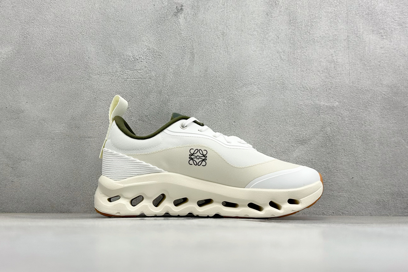 XF版LOEWE x On Cloudtilt 昂跑罗意威联名 圆头系带生活休闲鞋 3ME1069-Top High Quatity Cheap Sneakers Fashion Clothing Clothes Bags handbags Shoes of all Brand wholesale With The best Quality And Beautiful Price from China Factory Chinese suppliers wholesaler seller XF版LOEWE x On Cloudtilt 昂跑罗意威联名 圆头系带生活休闲鞋 3ME1069