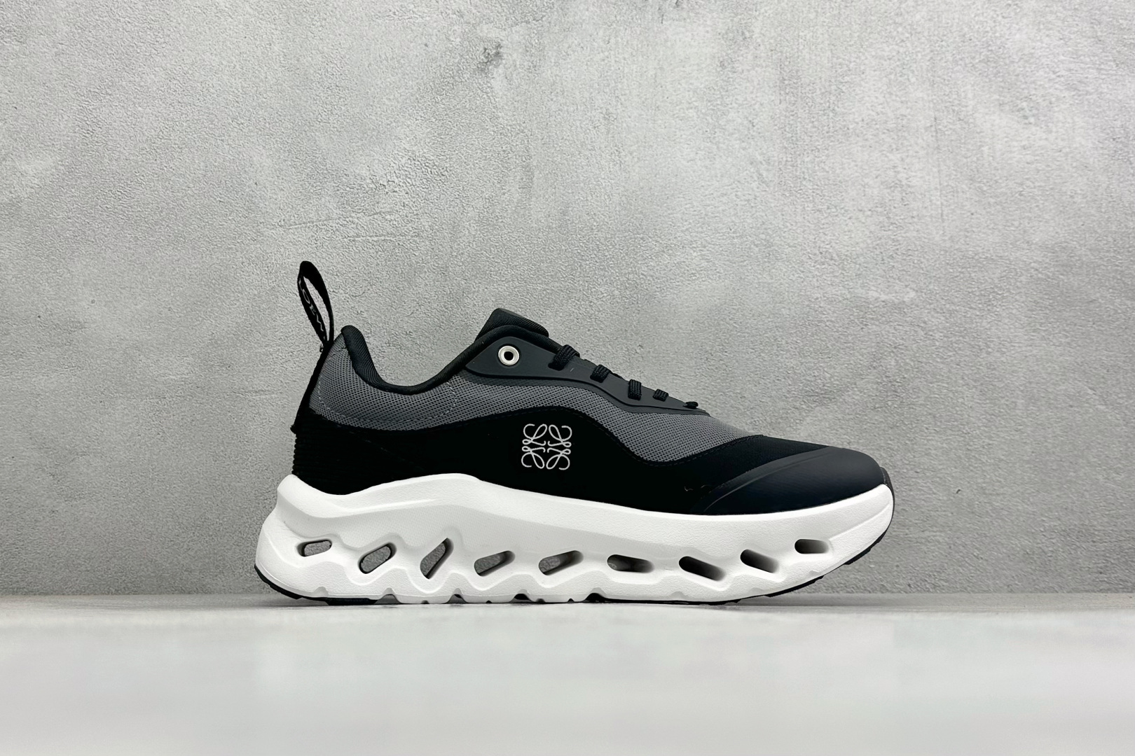 XF版LOEWE x On Cloudtilt 昂跑罗意威联名 圆头系带生活休闲鞋 3ME1069-Top High Quatity Cheap Sneakers Fashion Clothing Clothes Bags handbags Shoes of all Brand wholesale With The best Quality And Beautiful Price from China Factory Chinese suppliers wholesaler seller XF版LOEWE x On Cloudtilt 昂跑罗意威联名 圆头系带生活休闲鞋 3ME1069
