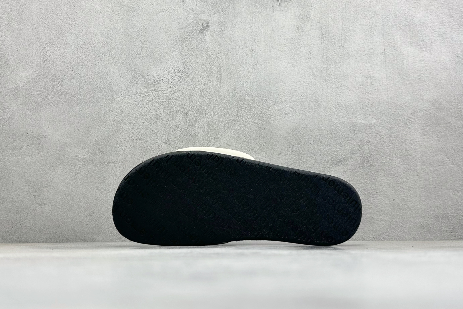 M版lululemon Restfeel Slide 露露乐蒙舒适柔软防滑耐磨一字拖鞋 LM9AYYS02-23-Top High Quatity Cheap Sneakers Fashion Clothing Clothes Bags handbags Shoes of all Brand wholesale With The best Quality And Beautiful Price from China Factory Chinese suppliers wholesaler seller M版lululemon Restfeel Slide 露露乐蒙舒适柔软防滑耐磨一字拖鞋 LM9AYYS02-23