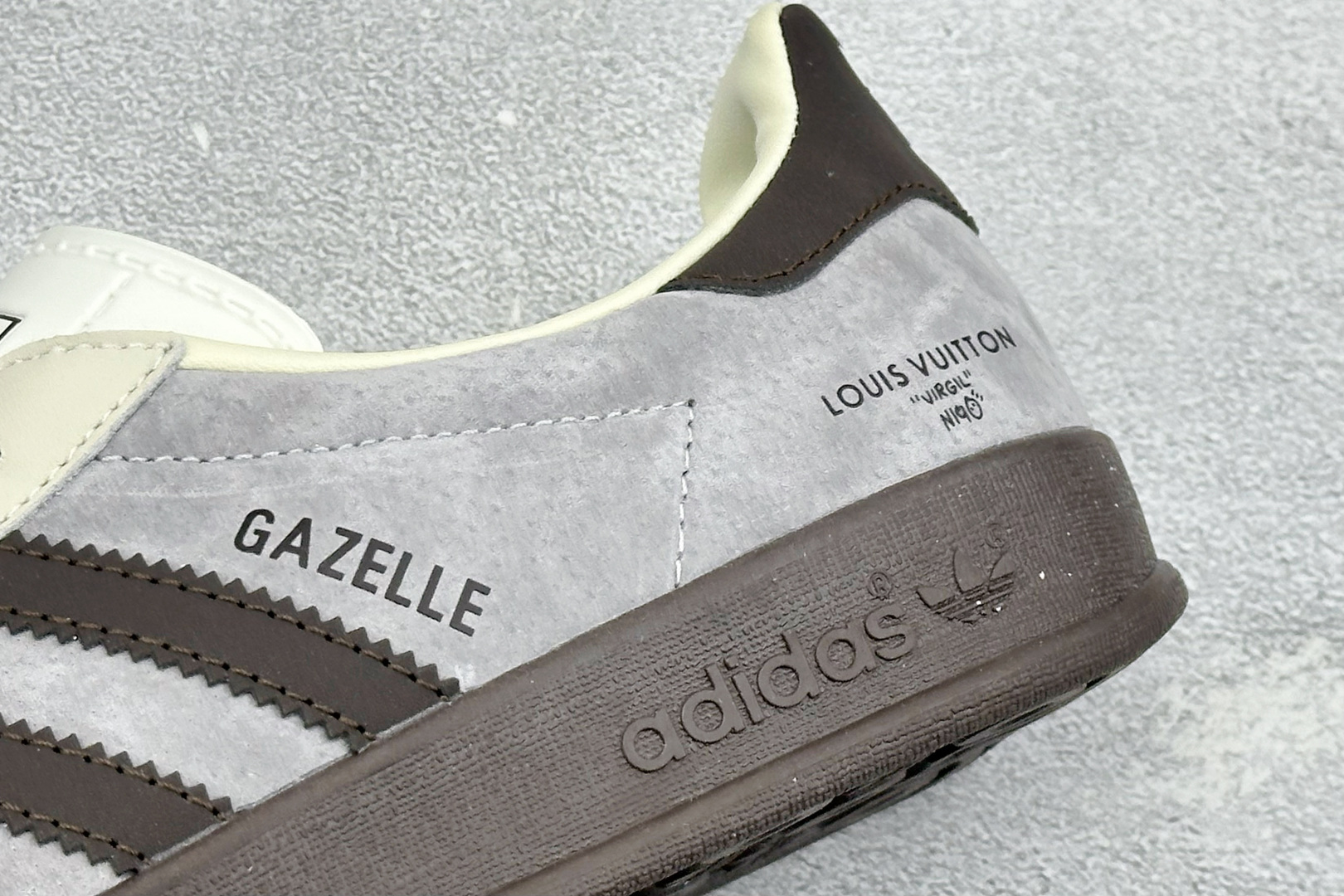 Adidas Originals Gazelle Indoor 三叶草复古休闲防滑耐磨低帮板鞋 DD6622-Top High Quatity Cheap Sneakers Fashion Clothing Clothes Bags handbags Shoes of all Brand wholesale With The best Quality And Beautiful Price from China Factory Chinese suppliers wholesaler seller Adidas Originals Gazelle Indoor 三叶草复古休闲防滑耐磨低帮板鞋 DD6622