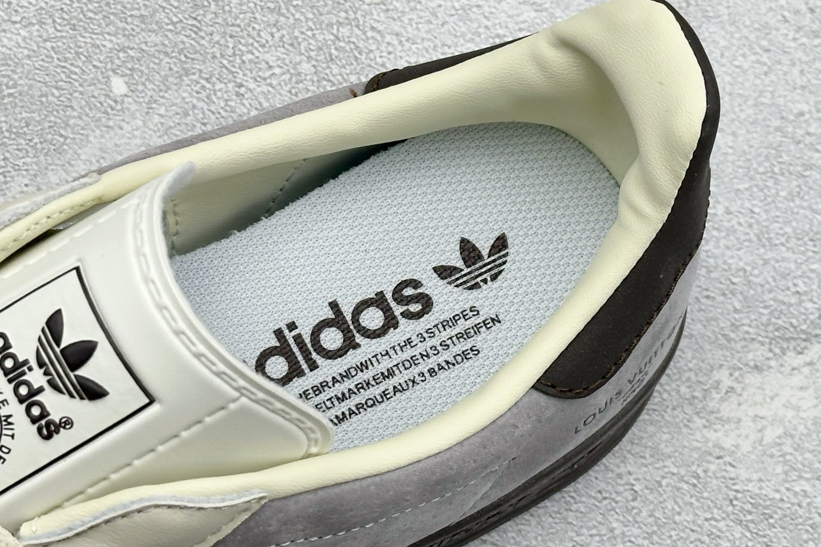Adidas Originals Gazelle Indoor 三叶草复古休闲防滑耐磨低帮板鞋 DD6622-Top High Quatity Cheap Sneakers Fashion Clothing Clothes Bags handbags Shoes of all Brand wholesale With The best Quality And Beautiful Price from China Factory Chinese suppliers wholesaler seller Adidas Originals Gazelle Indoor 三叶草复古休闲防滑耐磨低帮板鞋 DD6622