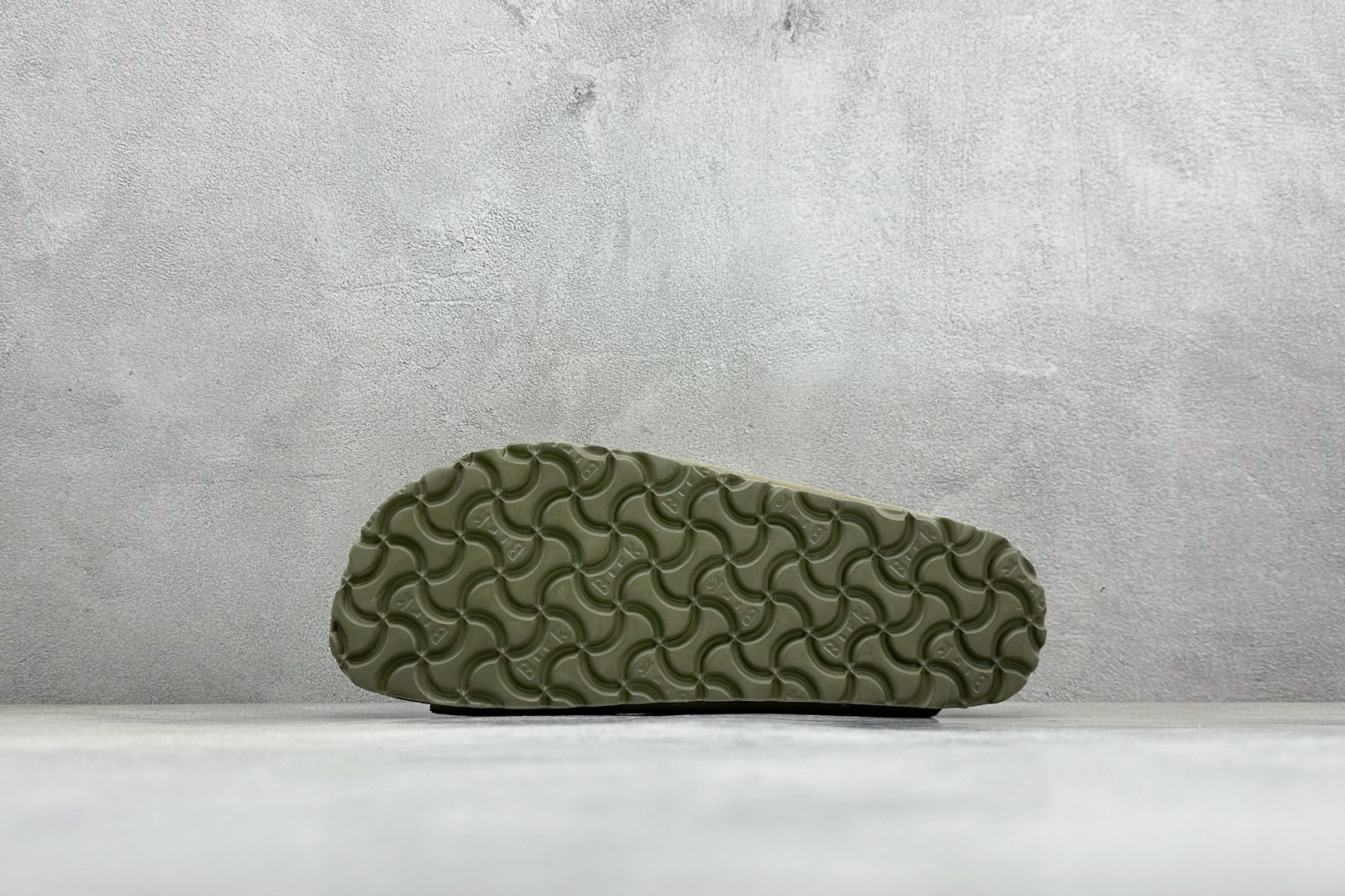 Birkenstock 勃肯凉鞋系列 1010503 卡其绿-Top High Quatity Cheap Sneakers Fashion Clothing Clothes Bags handbags Shoes of all Brand wholesale With The best Quality And Beautiful Price from China Factory Chinese suppliers wholesaler seller Birkenstock 勃肯凉鞋系列 1010503 卡其绿