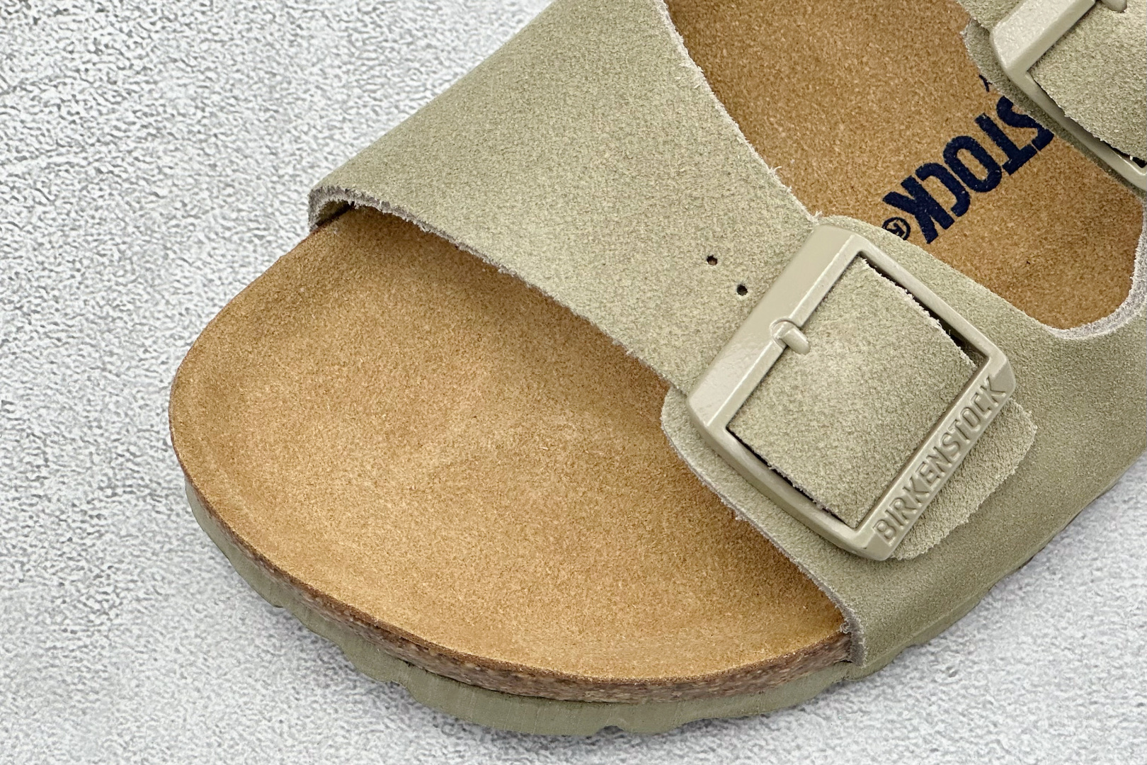 Birkenstock 勃肯凉鞋系列 1010503 卡其绿-Top High Quatity Cheap Sneakers Fashion Clothing Clothes Bags handbags Shoes of all Brand wholesale With The best Quality And Beautiful Price from China Factory Chinese suppliers wholesaler seller Birkenstock 勃肯凉鞋系列 1010503 卡其绿