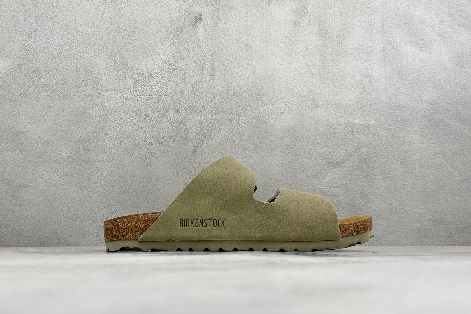 Birkenstock 勃肯凉鞋系列 1010503 卡其绿-Top High Quatity Cheap Sneakers Fashion Clothing Clothes Bags handbags Shoes of all Brand wholesale With The best Quality And Beautiful Price from China Factory Chinese suppliers wholesaler seller Birkenstock 勃肯凉鞋系列 1010503 卡其绿