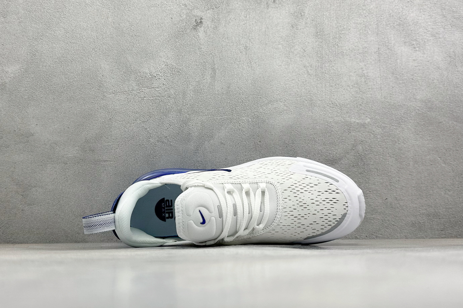 Nike Air Max 270 Premium 半掌气垫休闲跑鞋 IO9884-107