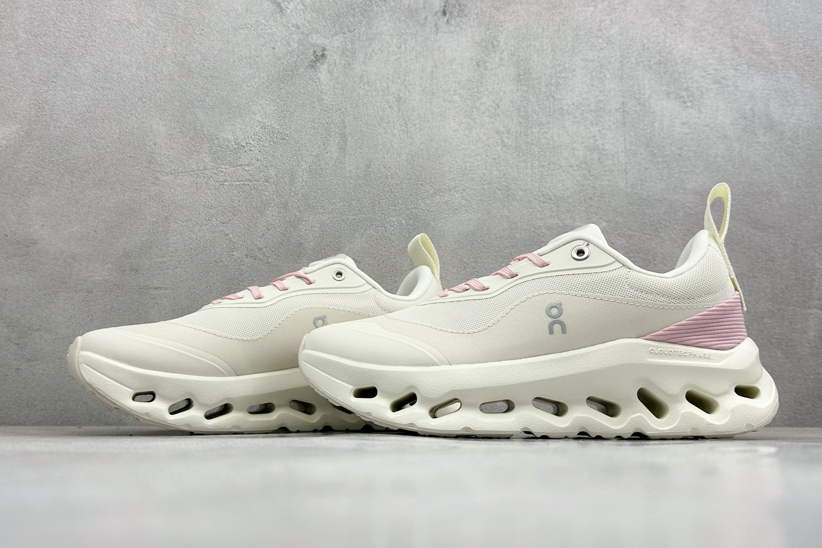 XF版LOEWE x On Cloudtilt 昂跑罗意威联名 圆头系带生活休闲鞋 3WE1069-Top High Quatity Cheap Sneakers Fashion Clothing Clothes Bags handbags Shoes of all Brand wholesale With The best Quality And Beautiful Price from China Factory Chinese suppliers wholesaler seller XF版LOEWE x On Cloudtilt 昂跑罗意威联名 圆头系带生活休闲鞋 3WE1069