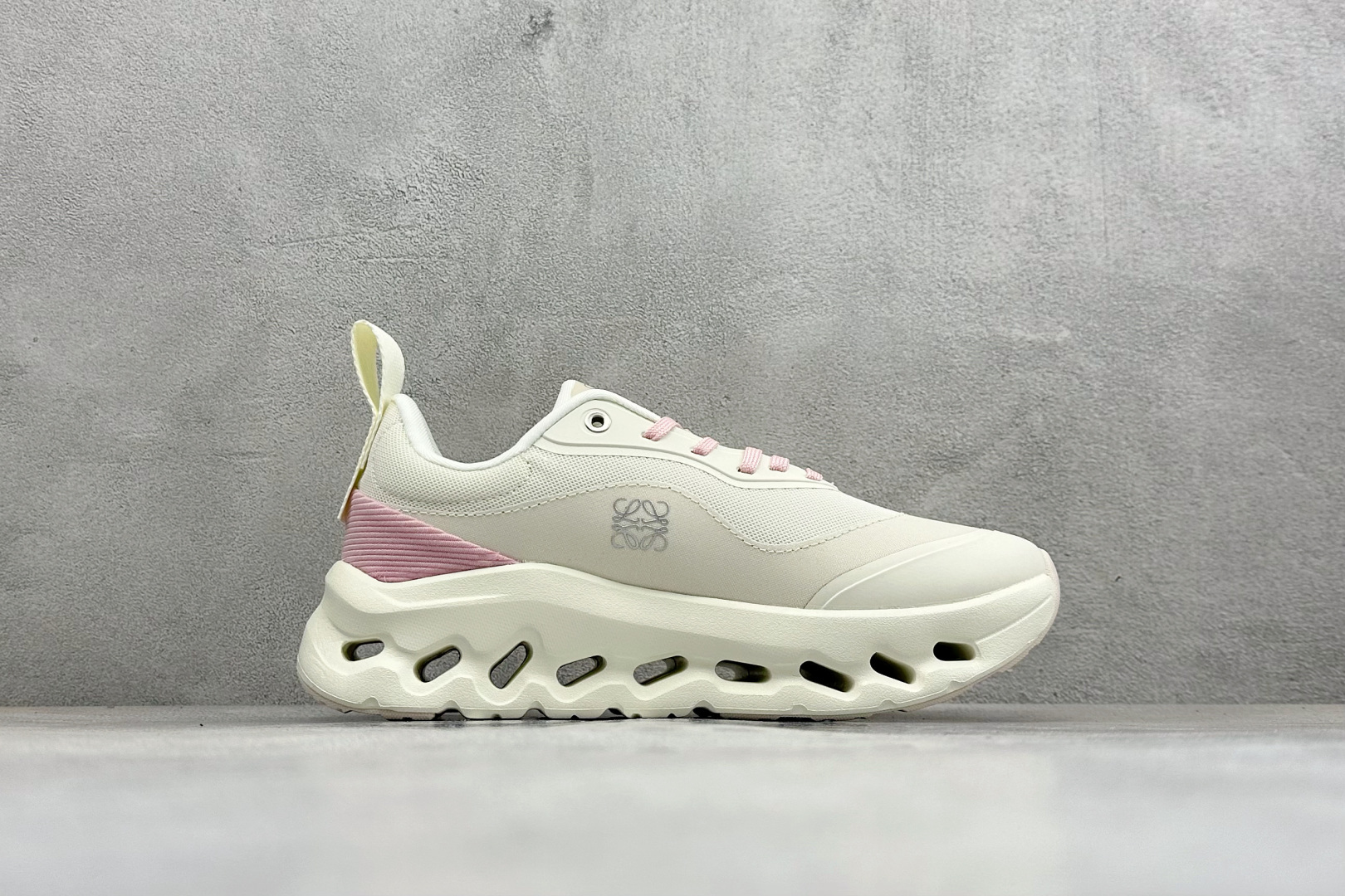 XF版LOEWE x On Cloudtilt 昂跑罗意威联名 圆头系带生活休闲鞋 3WE1069-Top High Quatity Cheap Sneakers Fashion Clothing Clothes Bags handbags Shoes of all Brand wholesale With The best Quality And Beautiful Price from China Factory Chinese suppliers wholesaler seller XF版LOEWE x On Cloudtilt 昂跑罗意威联名 圆头系带生活休闲鞋 3WE1069