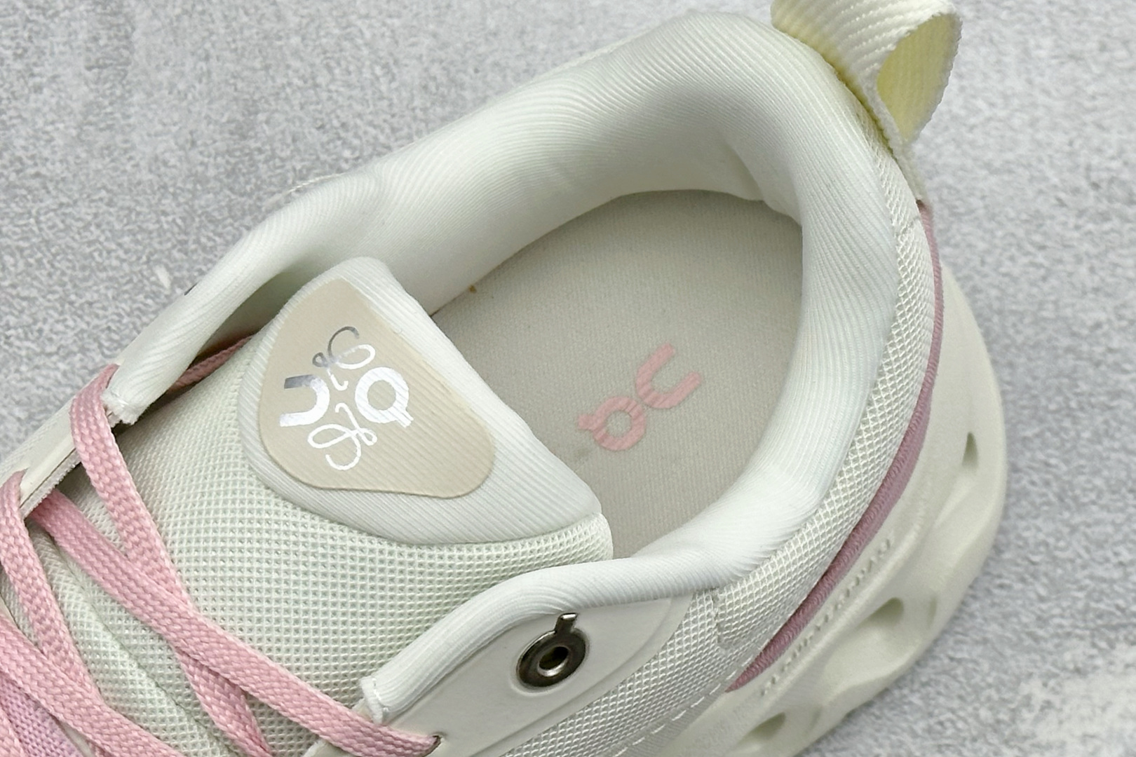 XF版LOEWE x On Cloudtilt 昂跑罗意威联名 圆头系带生活休闲鞋 3WE1069-Top High Quatity Cheap Sneakers Fashion Clothing Clothes Bags handbags Shoes of all Brand wholesale With The best Quality And Beautiful Price from China Factory Chinese suppliers wholesaler seller XF版LOEWE x On Cloudtilt 昂跑罗意威联名 圆头系带生活休闲鞋 3WE1069