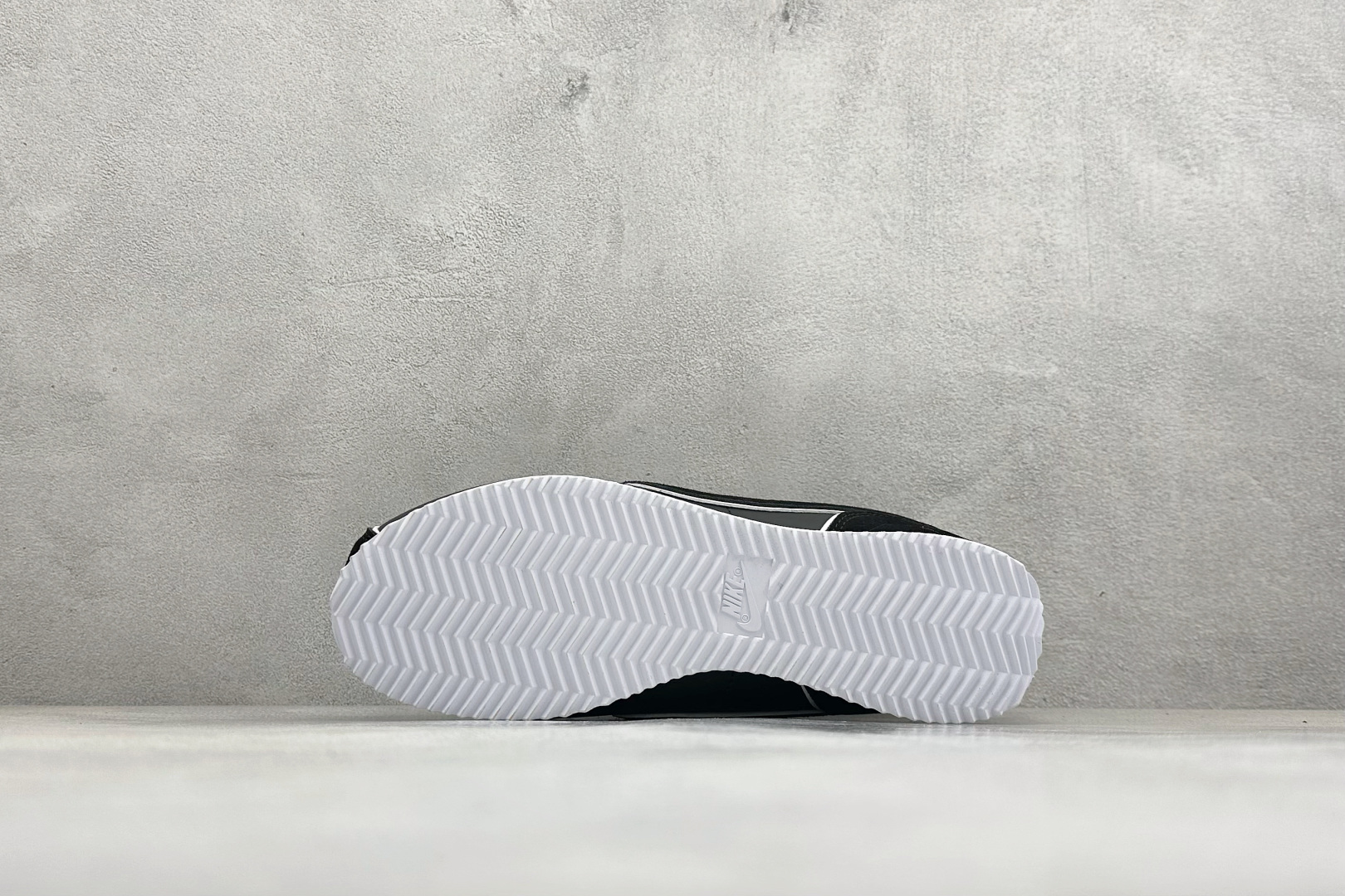 XH版NIKE CORTEZ 经典轻便舒适阿甘休闲跑步鞋 FQ0259-010-Top High Quatity Cheap Sneakers Fashion Clothing Clothes Bags handbags Shoes of all Brand wholesale With The best Quality And Beautiful Price from China Factory Chinese suppliers wholesaler seller XH版NIKE CORTEZ 经典轻便舒适阿甘休闲跑步鞋 FQ0259-010