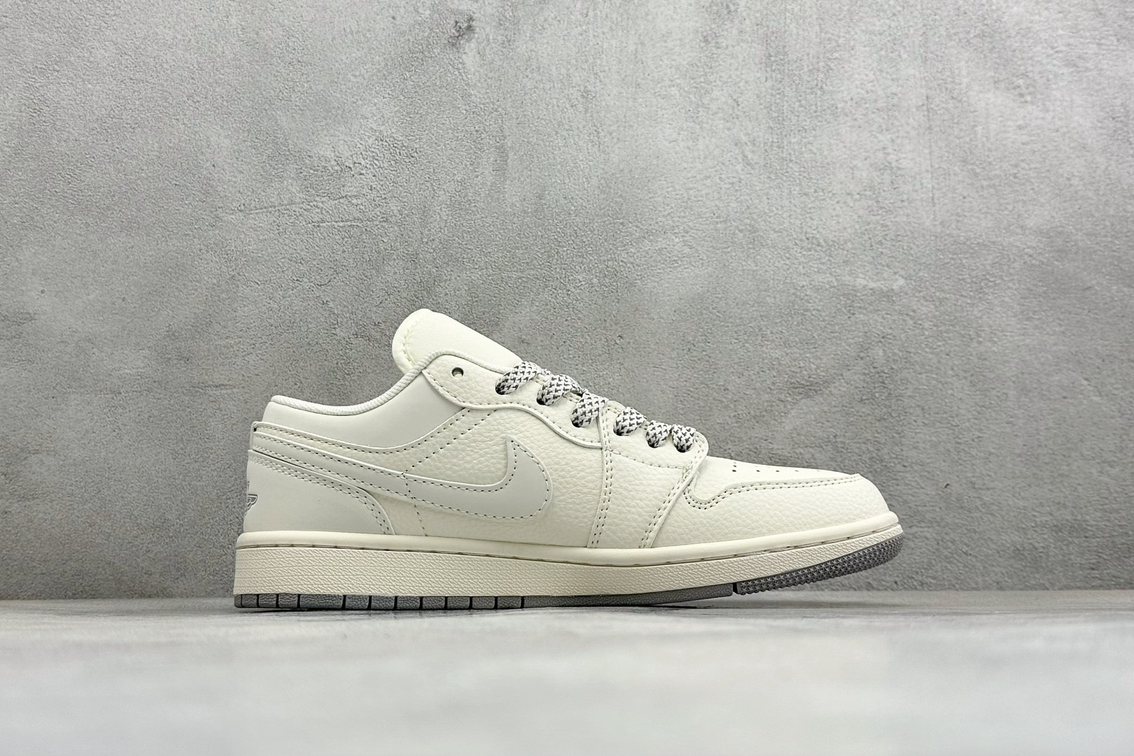 潮鞋天花板款炸街必备 AIR JORDAN 1 潮鞋天花板款炸街必备 米白鞋 XX3168-169