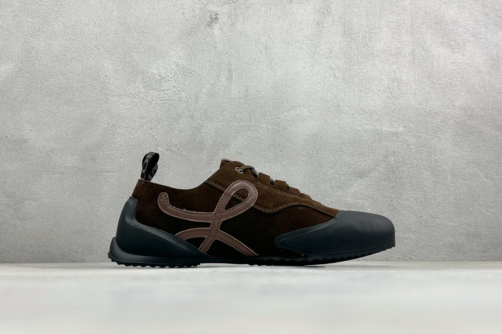 Loew罗意威 Grip系列 2026春夏 新款走秀运动鞋 LLBR282X02-Top High Quatity Cheap Sneakers Fashion Clothing Clothes Bags handbags Shoes of all Brand wholesale With The best Quality And Beautiful Price from China Factory Chinese suppliers wholesaler seller Loew罗意威 Grip系列 2026春夏 新款走秀运动鞋 LLBR282X02