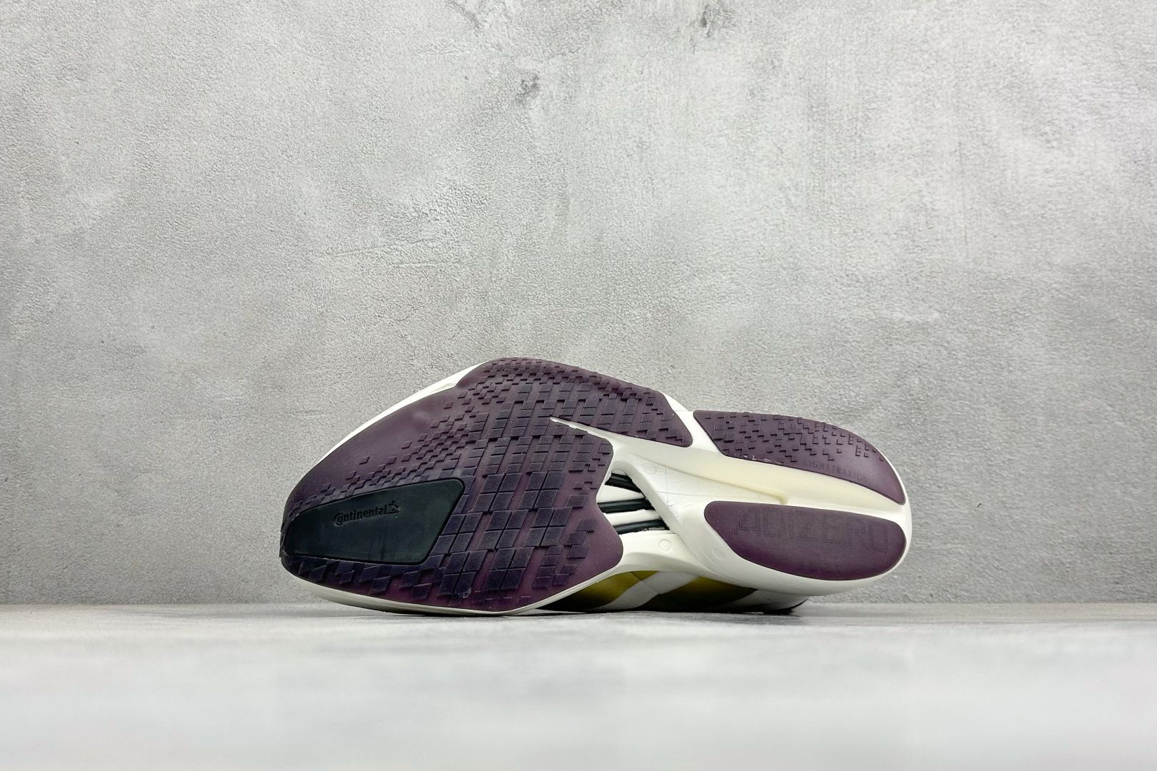 Adidas Adizero Adios 4 M 阿迪透气轻盈低帮跑步鞋 KH6359-Top High Quatity Cheap Sneakers Fashion Clothing Clothes Bags handbags Shoes of all Brand wholesale With The best Quality And Beautiful Price from China Factory Chinese suppliers wholesaler seller Adidas Adizero Adios 4 M 阿迪透气轻盈低帮跑步鞋 KH6359