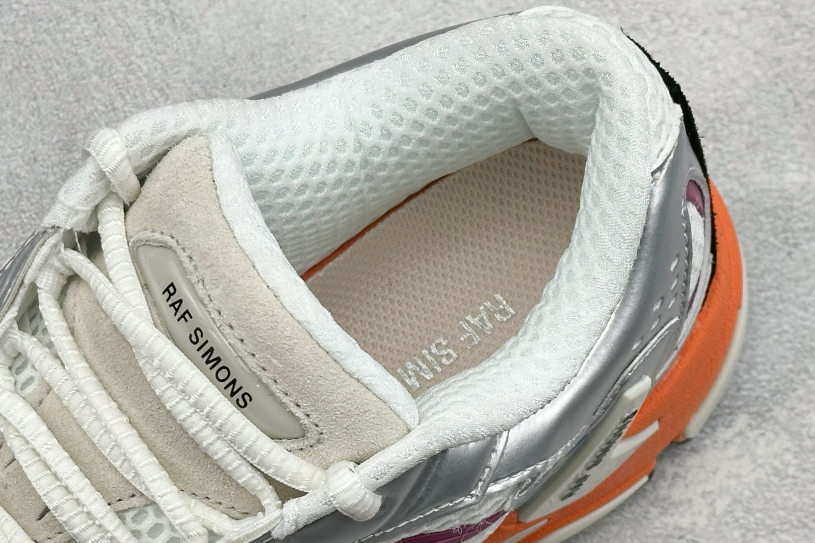 RAF SIMONS RESPONSE TRAIL”水泡” 先锋潮流 复古低帮休闲鞋 独家定制鞋盒 HR830002S-Top High Quatity Cheap Sneakers Fashion Clothing Clothes Bags handbags Shoes of all Brand wholesale With The best Quality And Beautiful Price from China Factory Chinese suppliers wholesaler seller RAF SIMONS RESPONSE TRAIL”水泡” 先锋潮流 复古低帮休闲鞋 独家定制鞋盒 HR830002S