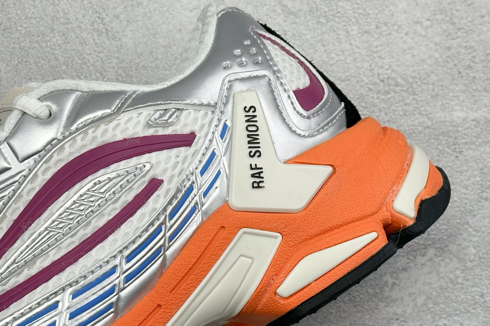 RAF SIMONS RESPONSE TRAIL”水泡” 先锋潮流 复古低帮休闲鞋 独家定制鞋盒 HR830002S-Top High Quatity Cheap Sneakers Fashion Clothing Clothes Bags handbags Shoes of all Brand wholesale With The best Quality And Beautiful Price from China Factory Chinese suppliers wholesaler seller RAF SIMONS RESPONSE TRAIL”水泡” 先锋潮流 复古低帮休闲鞋 独家定制鞋盒 HR830002S