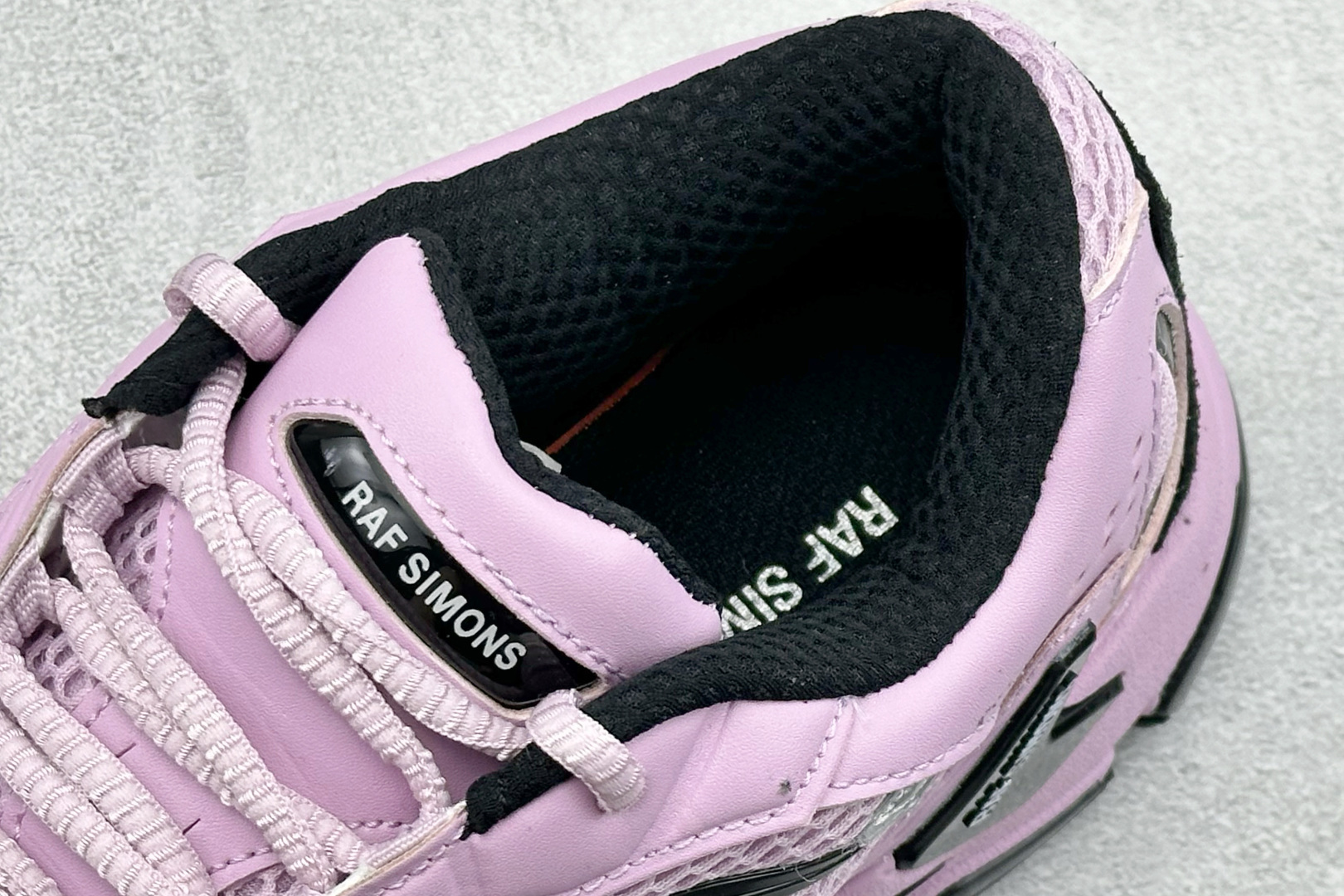 RAF SIMONS RESPONSE TRAIL”水泡” 先锋潮流 复古低帮休闲鞋 独家定制鞋盒 HR830002S