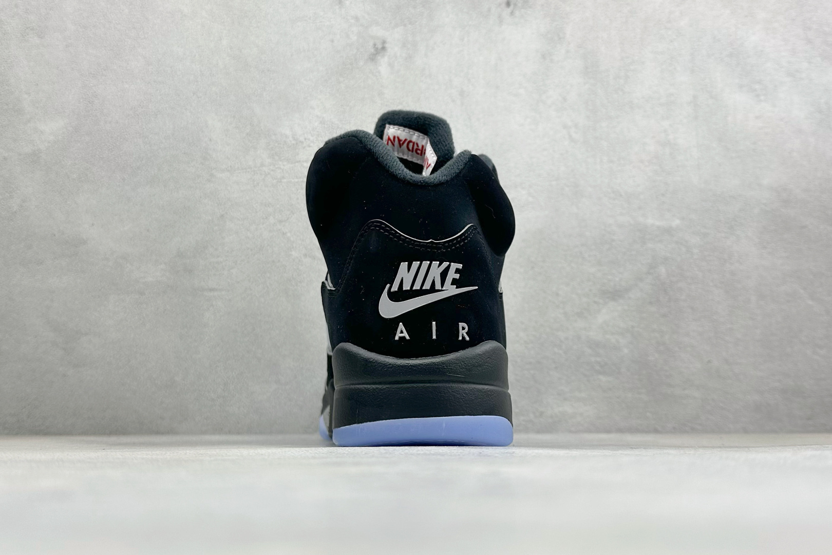 F版Air Jordan 5 Retro 中帮复古篮球鞋 HF3975-001-Top High Quatity Cheap Sneakers Fashion Clothing Clothes Bags handbags Shoes of all Brand wholesale With The best Quality And Beautiful Price from China Factory Chinese suppliers wholesaler seller F版Air Jordan 5 Retro 中帮复古篮球鞋 HF3975-001