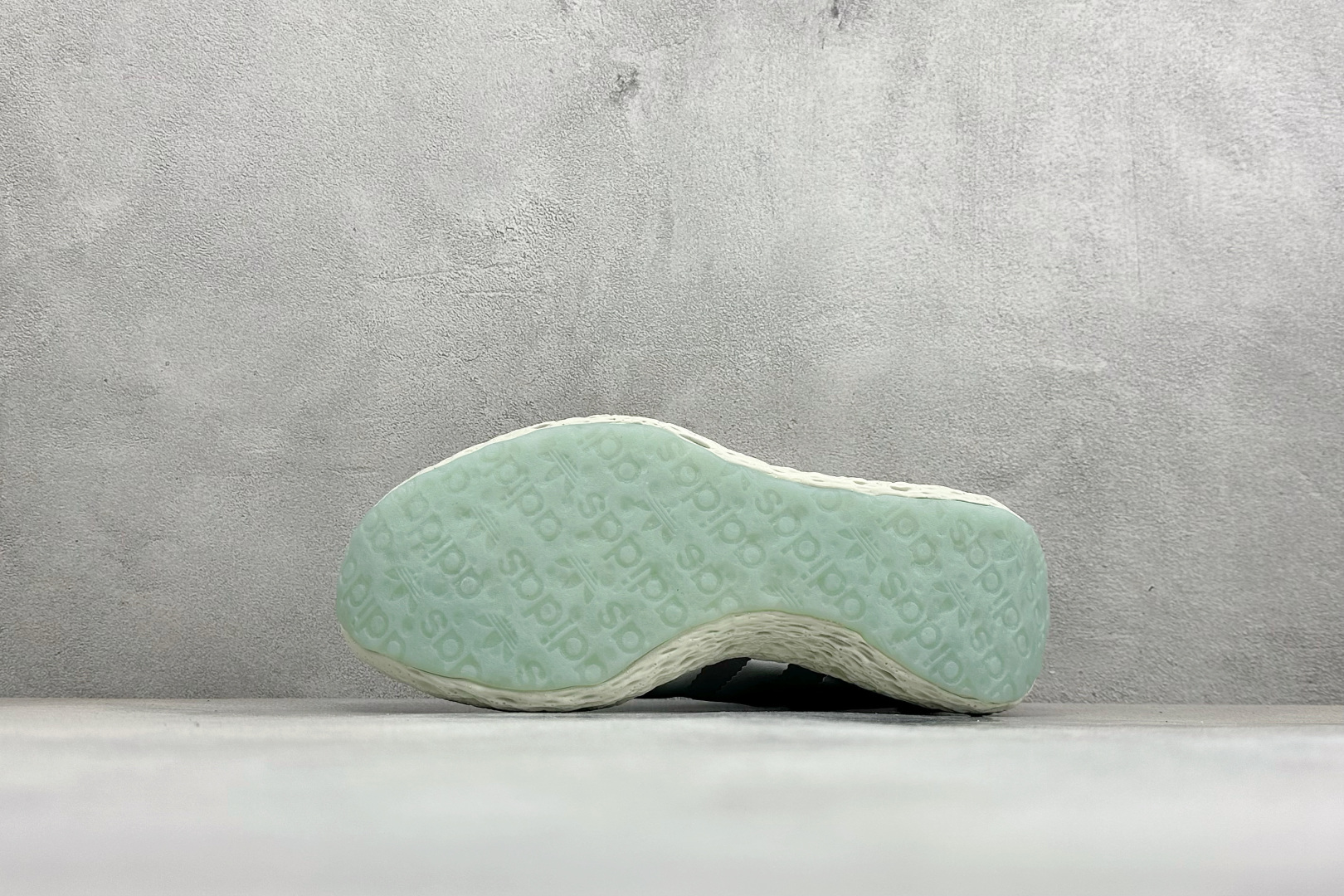 Adidas Originals Zponge 阿迪达斯 舒适百搭耐磨减震包裹性 低帮休闲城市通勤跑步鞋 JH8111-Top High Quatity Cheap Sneakers Fashion Clothing Clothes Bags handbags Shoes of all Brand wholesale With The best Quality And Beautiful Price from China Factory Chinese suppliers wholesaler seller Adidas Originals Zponge 阿迪达斯 舒适百搭耐磨减震包裹性 低帮休闲城市通勤跑步鞋 JH8111