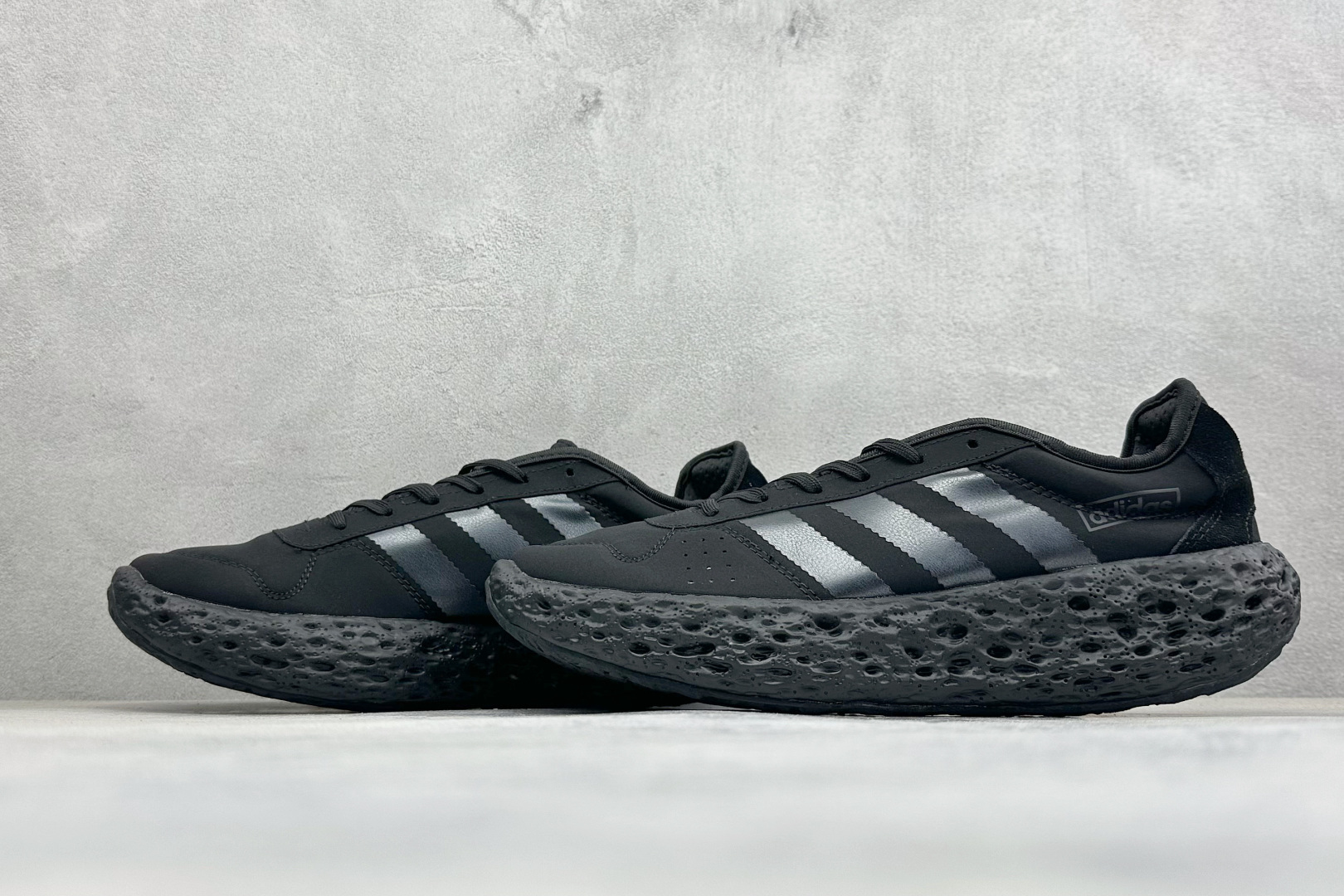 Adidas Originals Zponge 阿迪达斯 舒适百搭耐磨减震包裹性 低帮休闲城市通勤跑步鞋 JH8115-Top High Quatity Cheap Sneakers Fashion Clothing Clothes Bags handbags Shoes of all Brand wholesale With The best Quality And Beautiful Price from China Factory Chinese suppliers wholesaler seller Adidas Originals Zponge 阿迪达斯 舒适百搭耐磨减震包裹性 低帮休闲城市通勤跑步鞋 JH8115