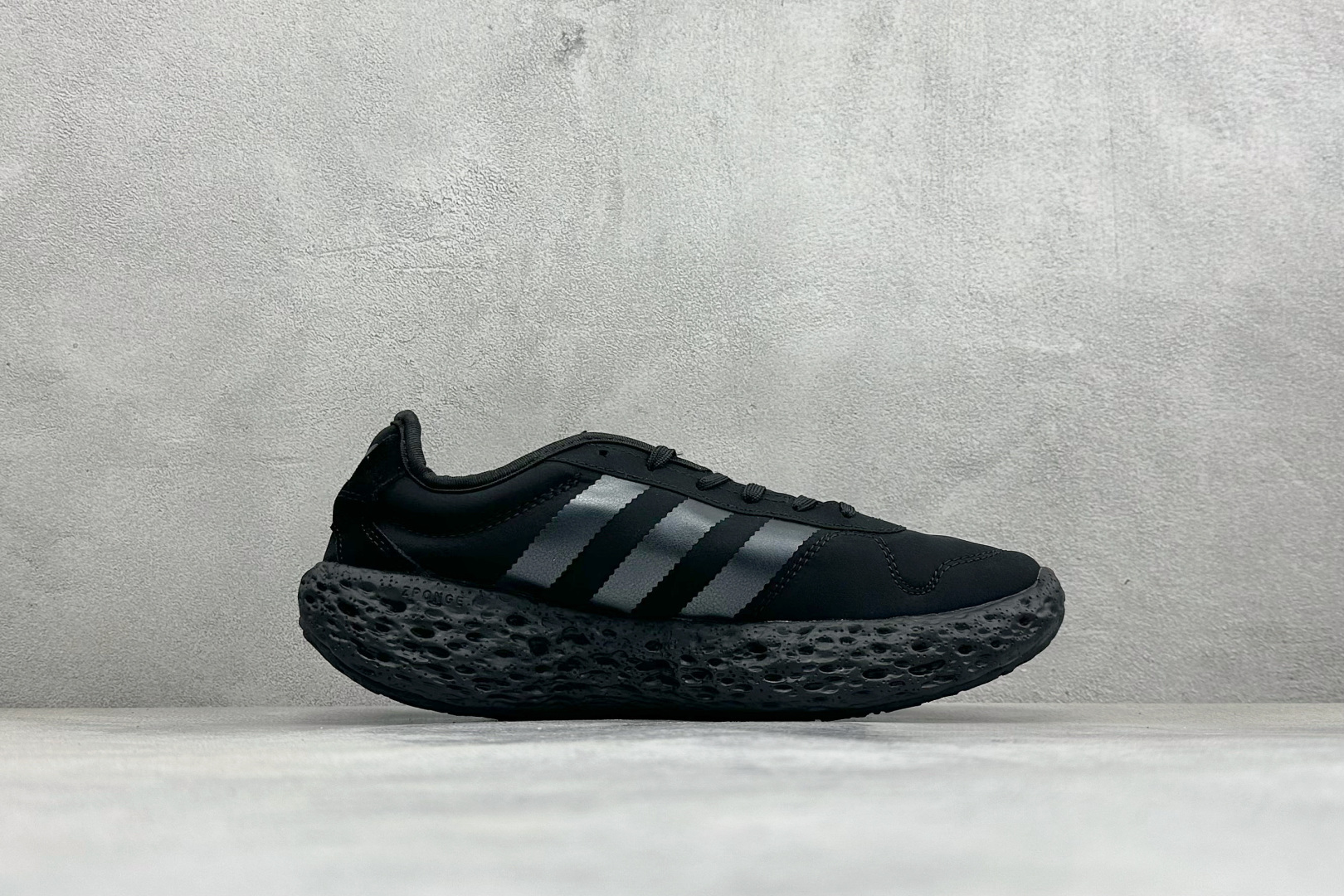 Adidas Originals Zponge 阿迪达斯 舒适百搭耐磨减震包裹性 低帮休闲城市通勤跑步鞋 JH8115-Top High Quatity Cheap Sneakers Fashion Clothing Clothes Bags handbags Shoes of all Brand wholesale With The best Quality And Beautiful Price from China Factory Chinese suppliers wholesaler seller Adidas Originals Zponge 阿迪达斯 舒适百搭耐磨减震包裹性 低帮休闲城市通勤跑步鞋 JH8115