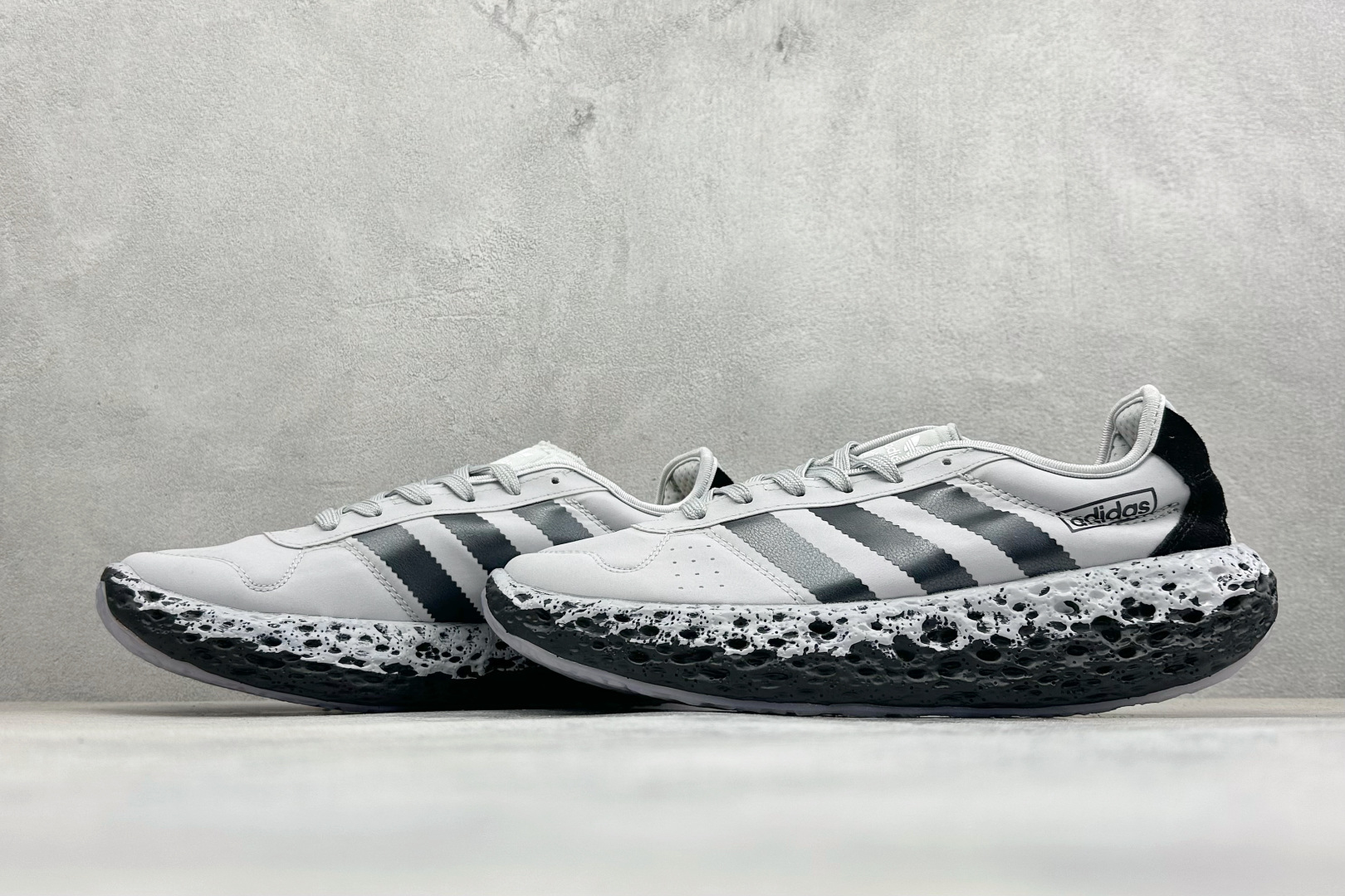 Adidas Originals Zponge 阿迪达斯 舒适百搭耐磨减震包裹性 低帮休闲城市通勤跑步鞋 JH8114