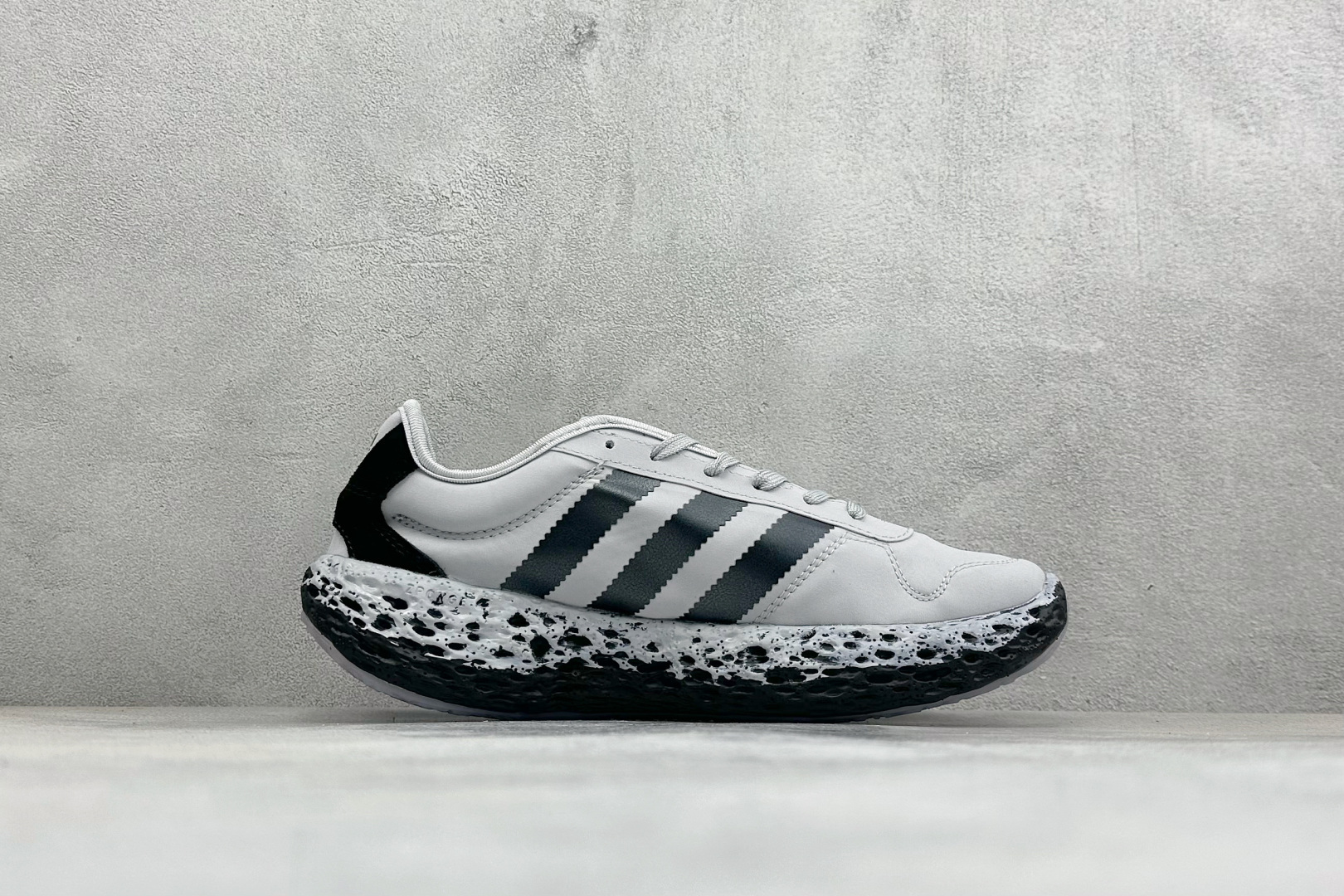 Adidas Originals Zponge 阿迪达斯 舒适百搭耐磨减震包裹性 低帮休闲城市通勤跑步鞋 JH8114