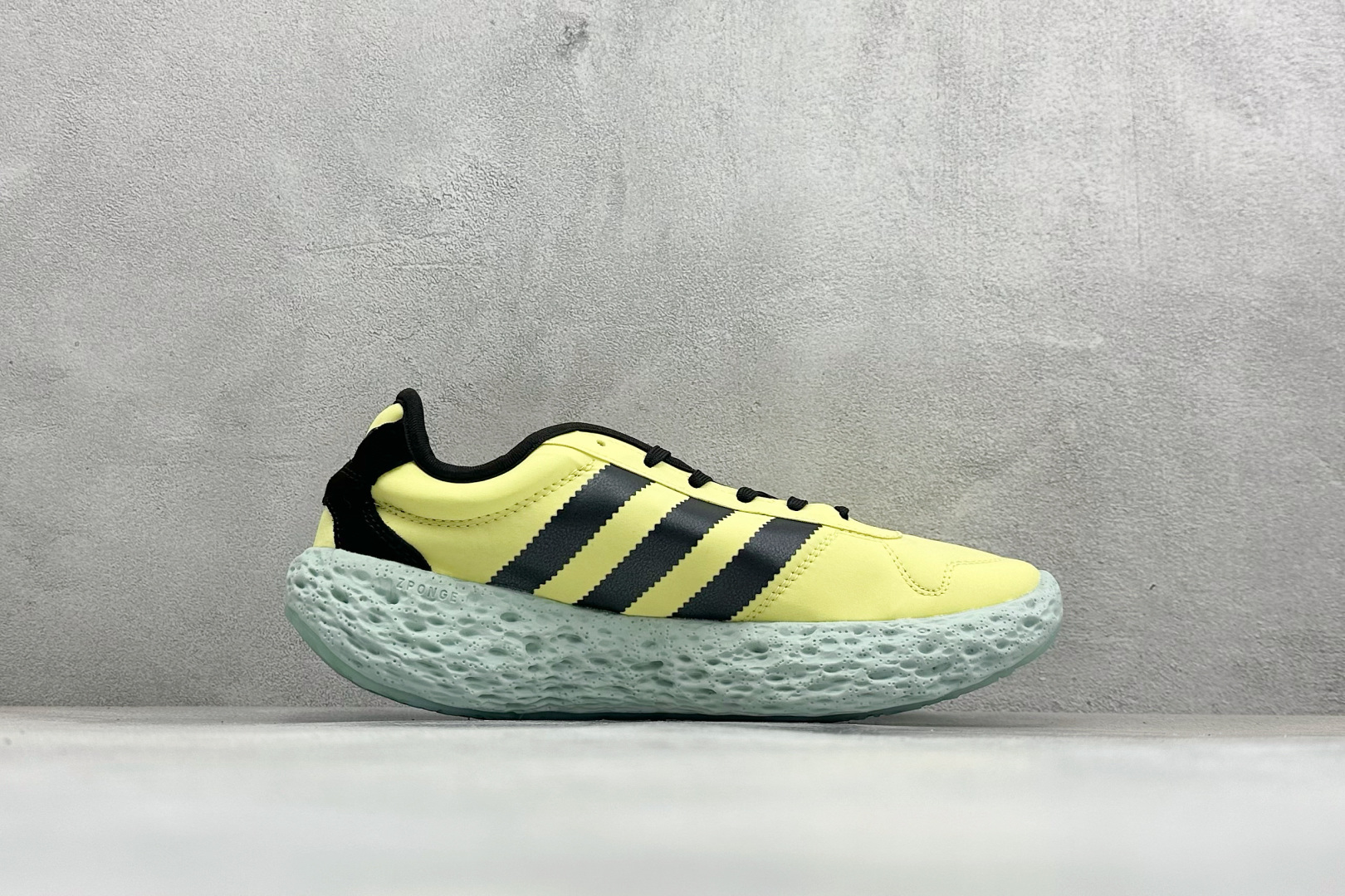 Adidas Originals Zponge 阿迪达斯 舒适百搭耐磨减震包裹性 低帮休闲城市通勤跑步鞋 JH8110