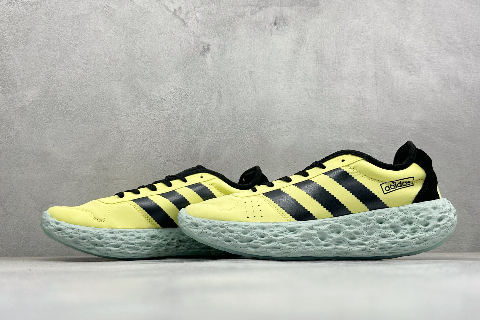 Adidas Originals Zponge 阿迪达斯 舒适百搭耐磨减震包裹性 低帮休闲城市通勤跑步鞋 JH8110