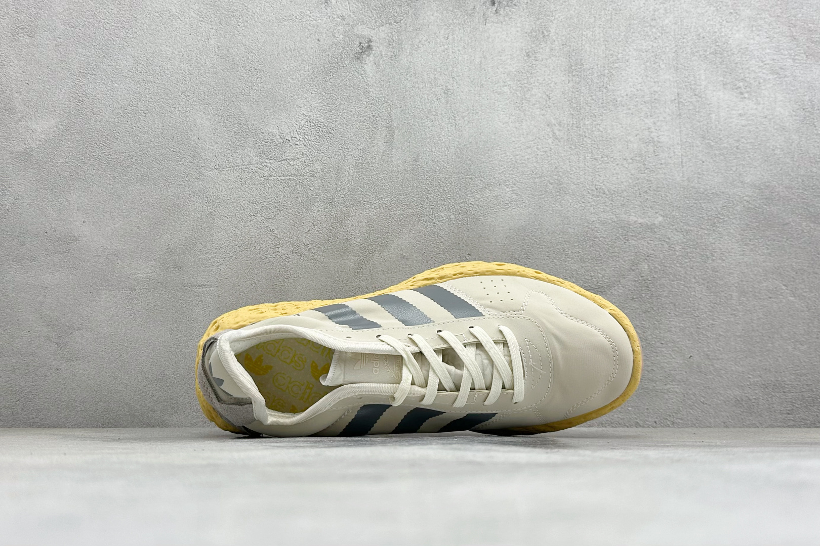 Adidas Originals Zponge 阿迪达斯 舒适百搭耐磨减震包裹性 低帮休闲城市通勤跑步鞋 JH8112-Top High Quatity Cheap Sneakers Fashion Clothing Clothes Bags handbags Shoes of all Brand wholesale With The best Quality And Beautiful Price from China Factory Chinese suppliers wholesaler seller Adidas Originals Zponge 阿迪达斯 舒适百搭耐磨减震包裹性 低帮休闲城市通勤跑步鞋 JH8112