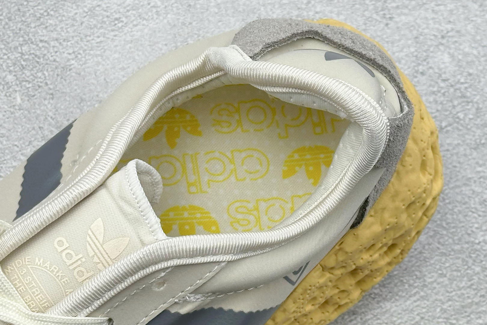 Adidas Originals Zponge 阿迪达斯 舒适百搭耐磨减震包裹性 低帮休闲城市通勤跑步鞋 JH8112-Top High Quatity Cheap Sneakers Fashion Clothing Clothes Bags handbags Shoes of all Brand wholesale With The best Quality And Beautiful Price from China Factory Chinese suppliers wholesaler seller Adidas Originals Zponge 阿迪达斯 舒适百搭耐磨减震包裹性 低帮休闲城市通勤跑步鞋 JH8112