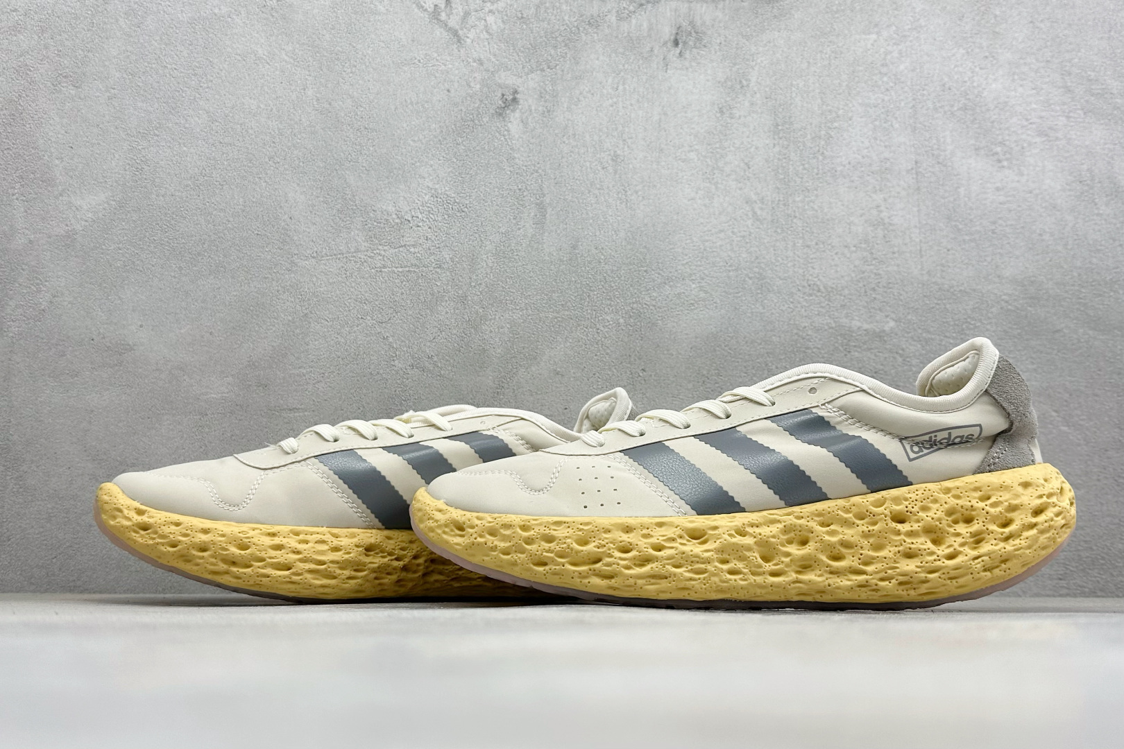 Adidas Originals Zponge 阿迪达斯 舒适百搭耐磨减震包裹性 低帮休闲城市通勤跑步鞋 JH8112-Top High Quatity Cheap Sneakers Fashion Clothing Clothes Bags handbags Shoes of all Brand wholesale With The best Quality And Beautiful Price from China Factory Chinese suppliers wholesaler seller Adidas Originals Zponge 阿迪达斯 舒适百搭耐磨减震包裹性 低帮休闲城市通勤跑步鞋 JH8112