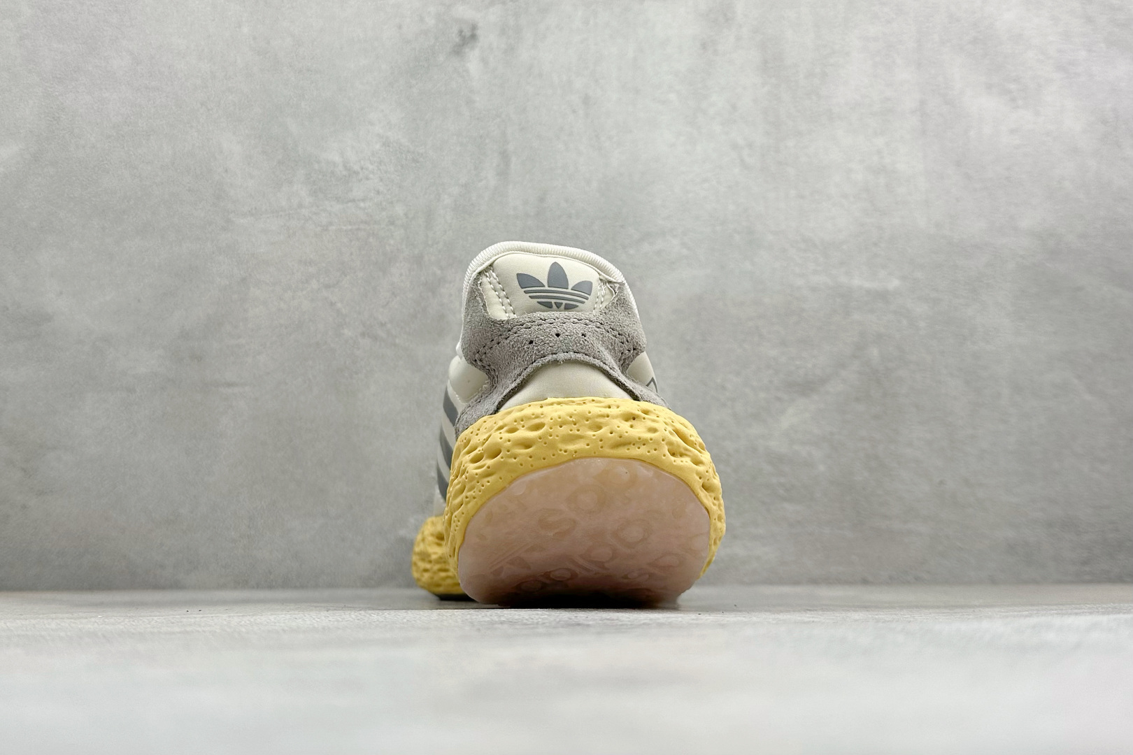 Adidas Originals Zponge 阿迪达斯 舒适百搭耐磨减震包裹性 低帮休闲城市通勤跑步鞋 JH8112-Top High Quatity Cheap Sneakers Fashion Clothing Clothes Bags handbags Shoes of all Brand wholesale With The best Quality And Beautiful Price from China Factory Chinese suppliers wholesaler seller Adidas Originals Zponge 阿迪达斯 舒适百搭耐磨减震包裹性 低帮休闲城市通勤跑步鞋 JH8112