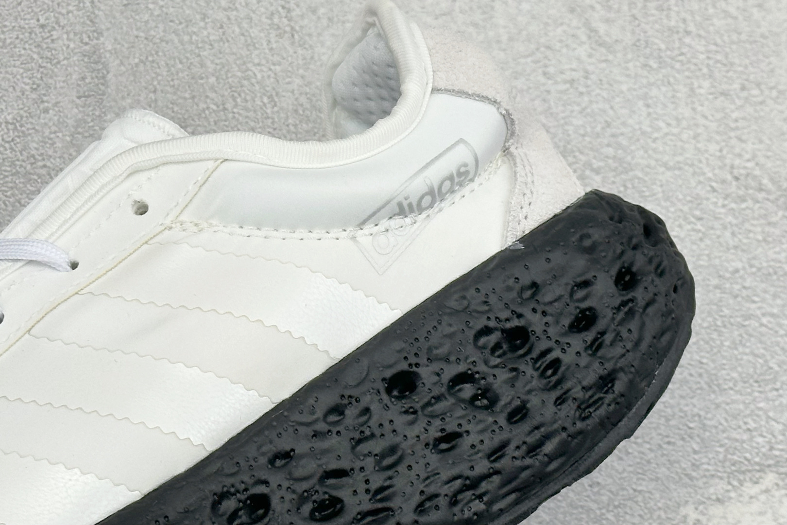 Adidas Originals Zponge 阿迪达斯 舒适百搭耐磨减震包裹性 低帮休闲城市通勤跑步鞋 JH8113-Top High Quatity Cheap Sneakers Fashion Clothing Clothes Bags handbags Shoes of all Brand wholesale With The best Quality And Beautiful Price from China Factory Chinese suppliers wholesaler seller Adidas Originals Zponge 阿迪达斯 舒适百搭耐磨减震包裹性 低帮休闲城市通勤跑步鞋 JH8113