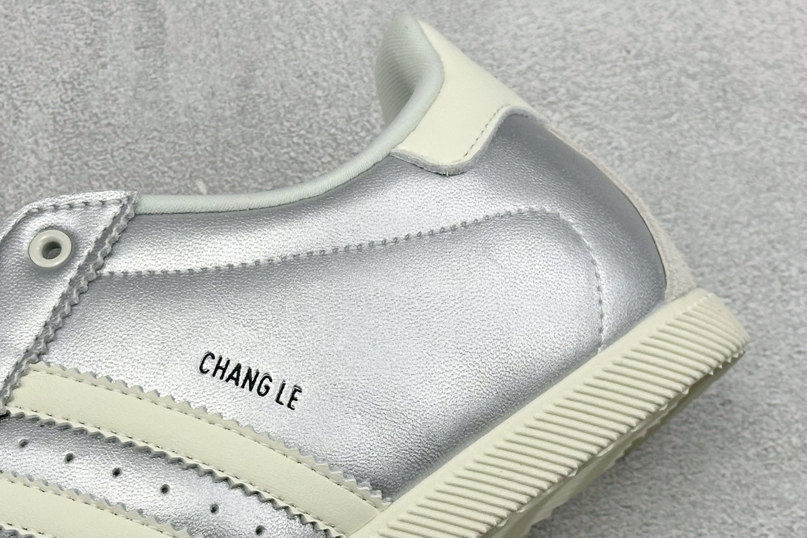 FX版Adidas CHANGLE 阿迪舒适百搭薄底低帮板鞋 KJ3962-Top High Quatity Cheap Sneakers Fashion Clothing Clothes Bags handbags Shoes of all Brand wholesale With The best Quality And Beautiful Price from China Factory Chinese suppliers wholesaler seller FX版Adidas CHANGLE 阿迪舒适百搭薄底低帮板鞋 KJ3962